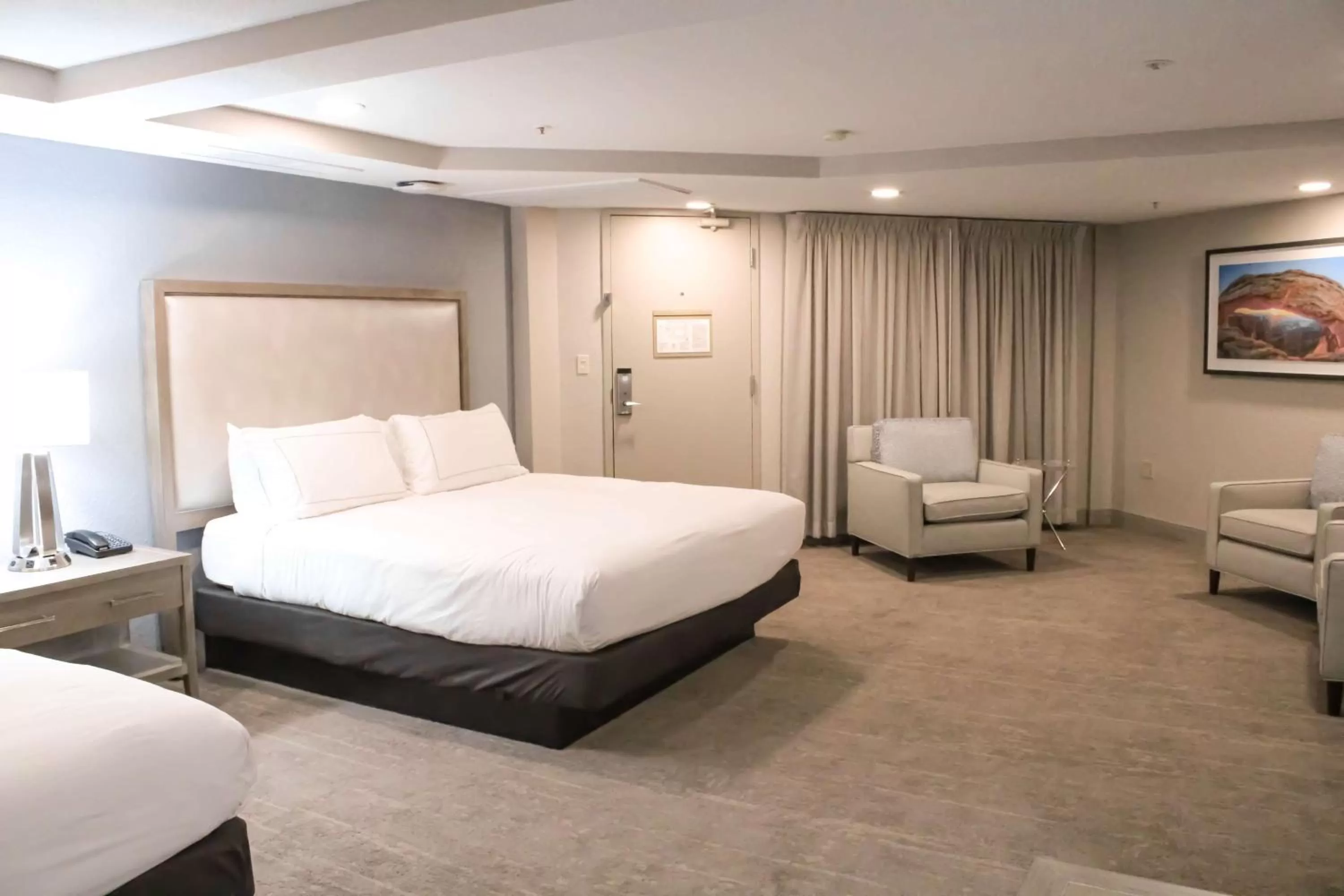 Bed in Doubletree by Hilton Phoenix Mesa