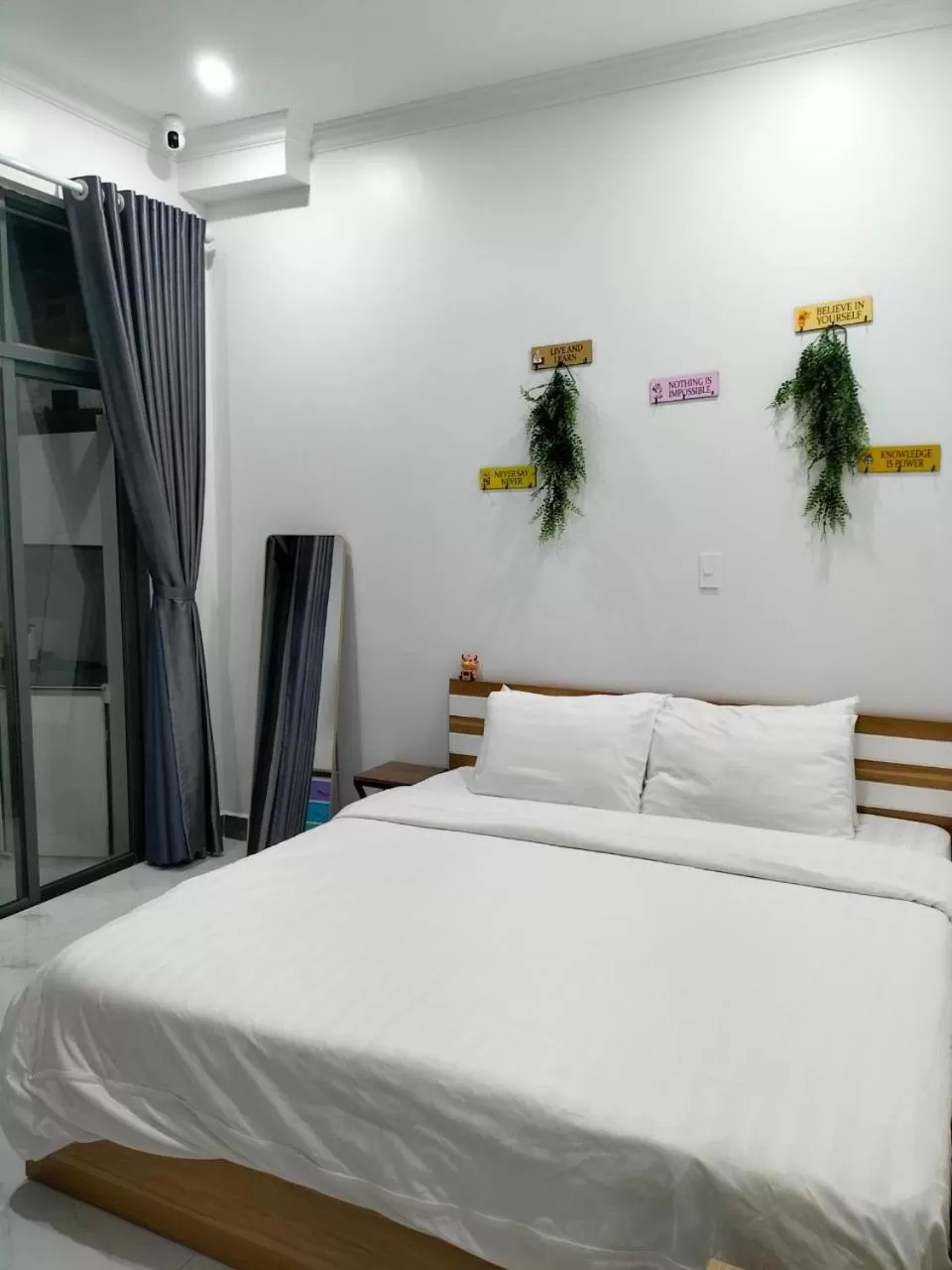 Bed in The Flamboyant #StayWork Vinhomes Marina