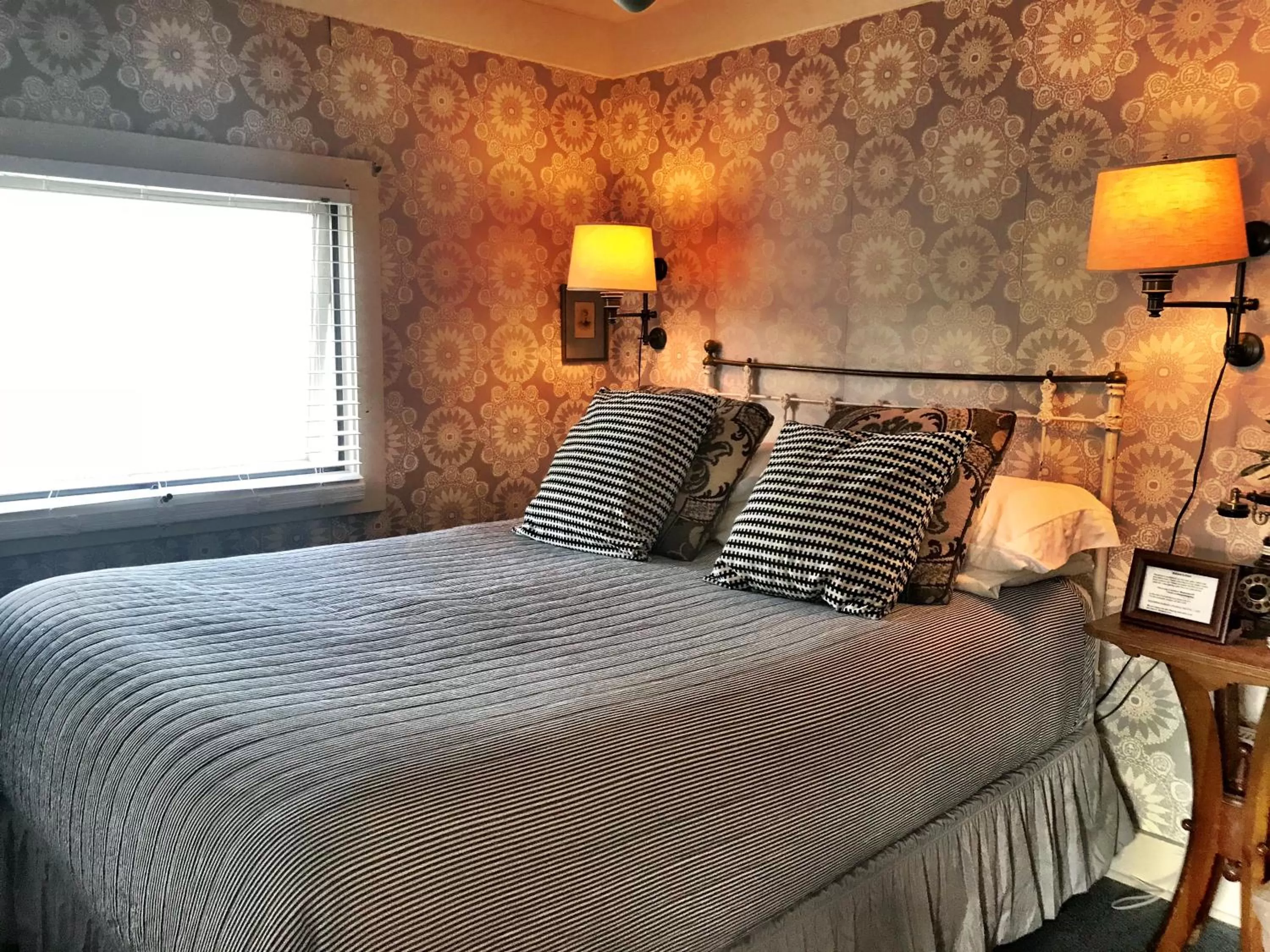 Bed in Historic Skagway Inn