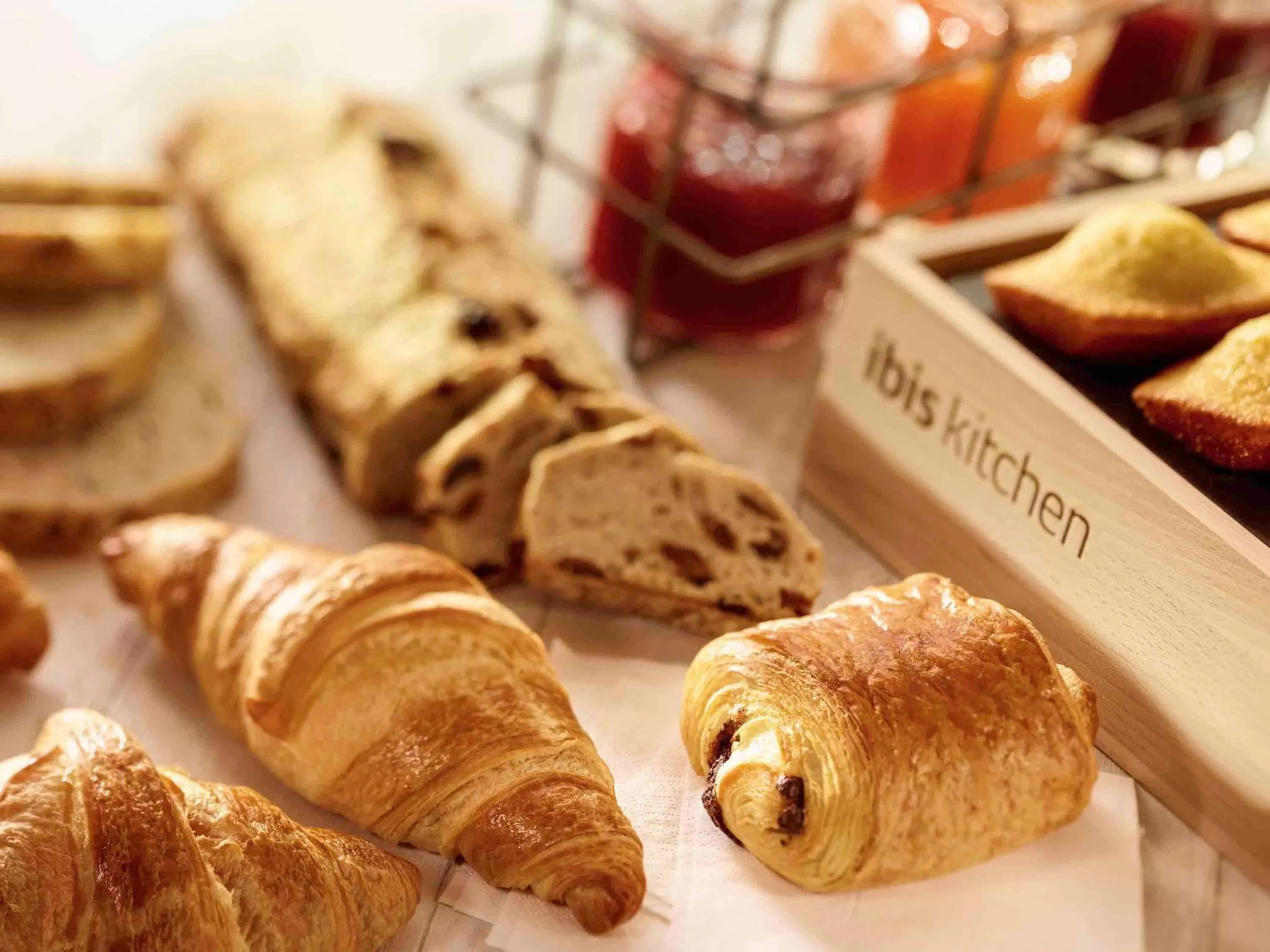 Restaurant/places to eat in ibis Poitiers Site du Futuroscope