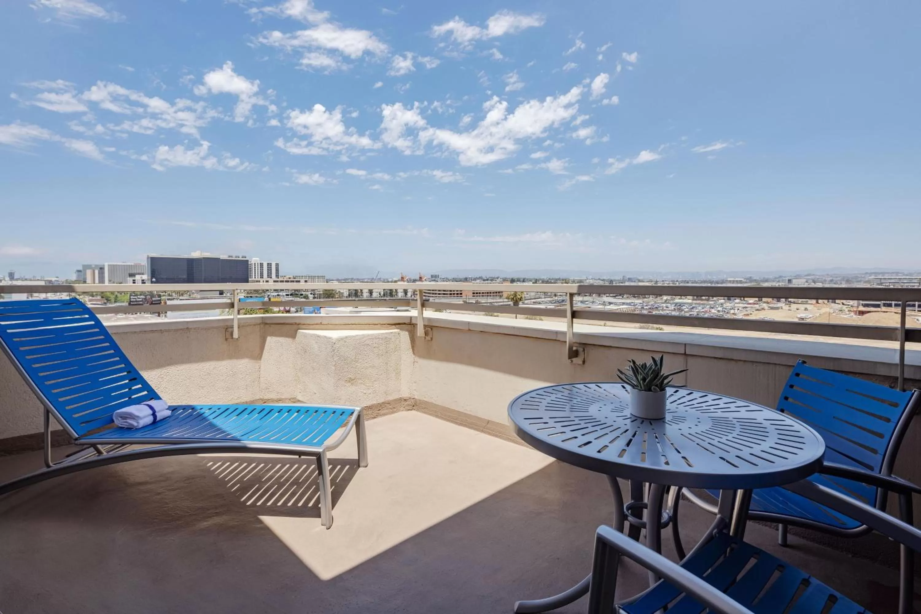 Photo of the whole room in The Westin Los Angeles Airport