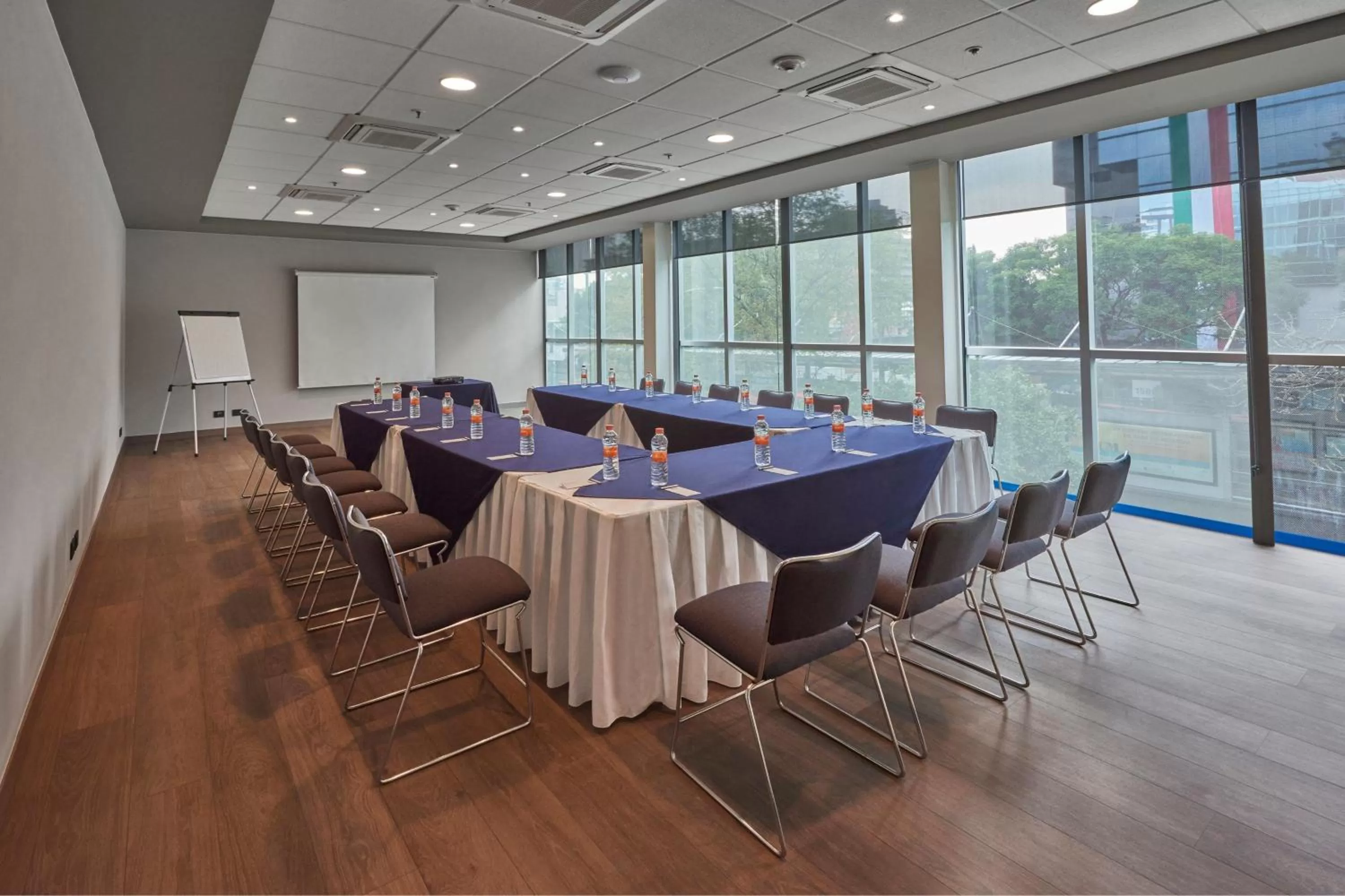 Meeting/conference room in City Express Plus by Marriott Ciudad de México Insurgentes Sur