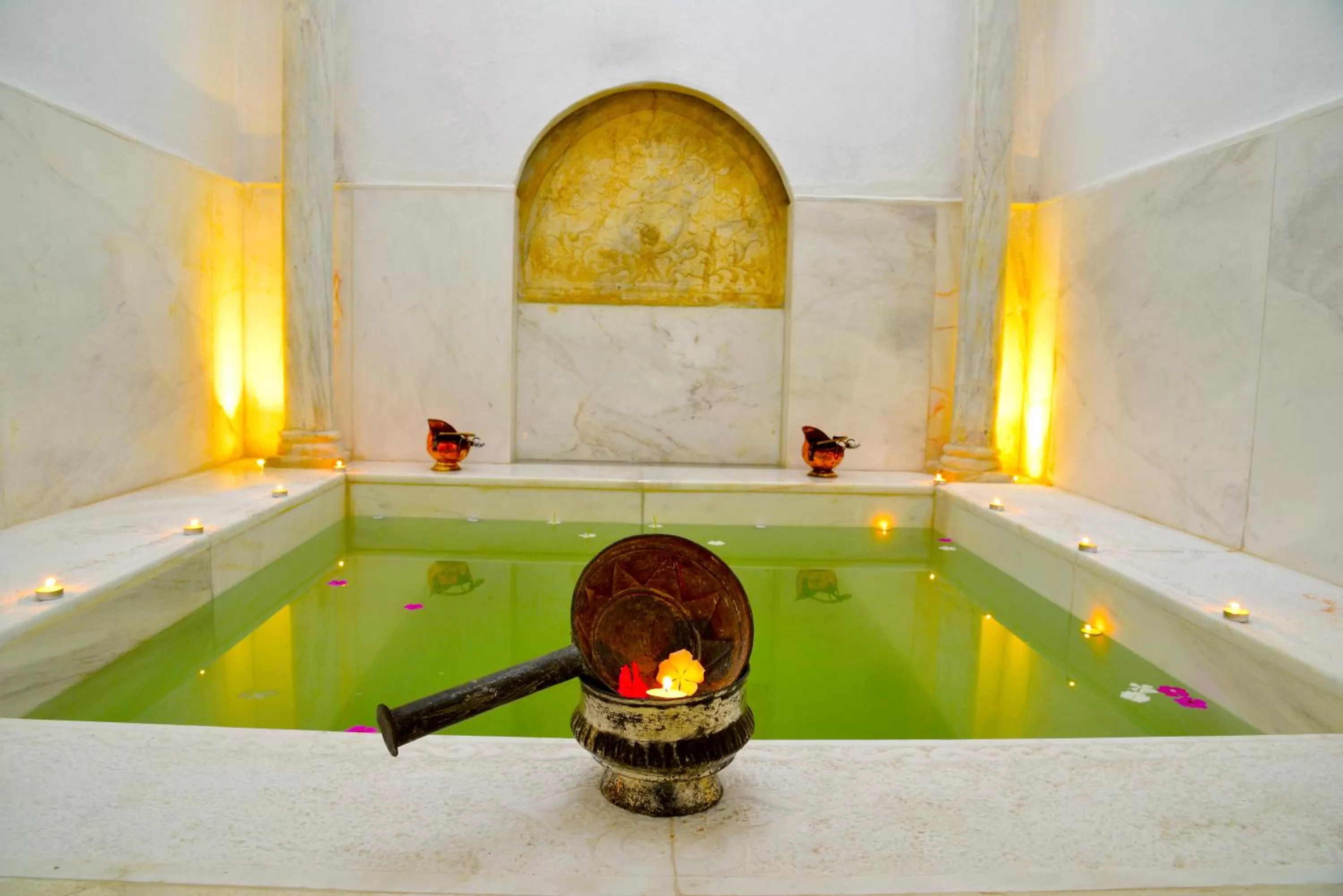 Massage in Palais Bayram