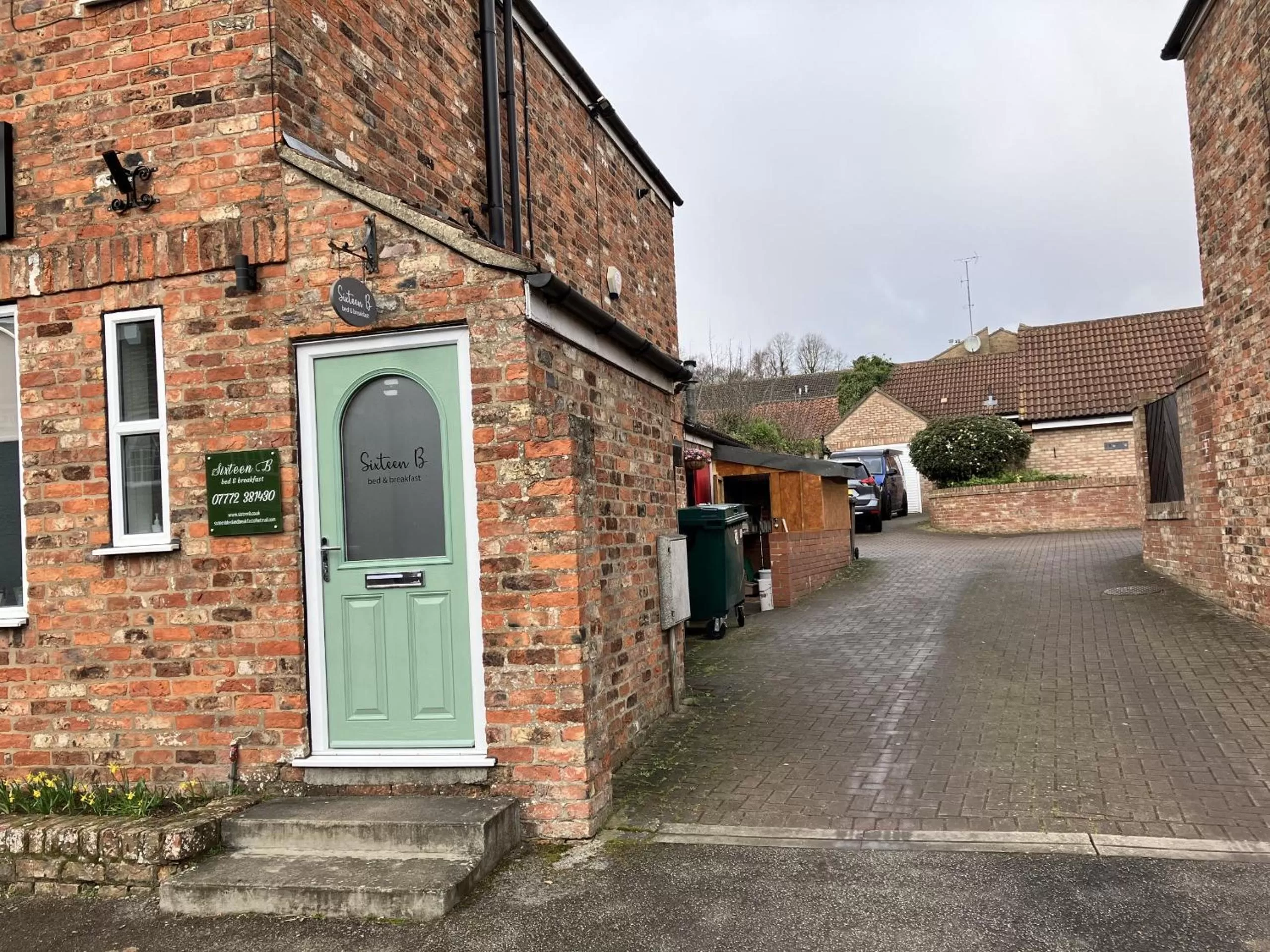 Lobby or reception in Sixteen B