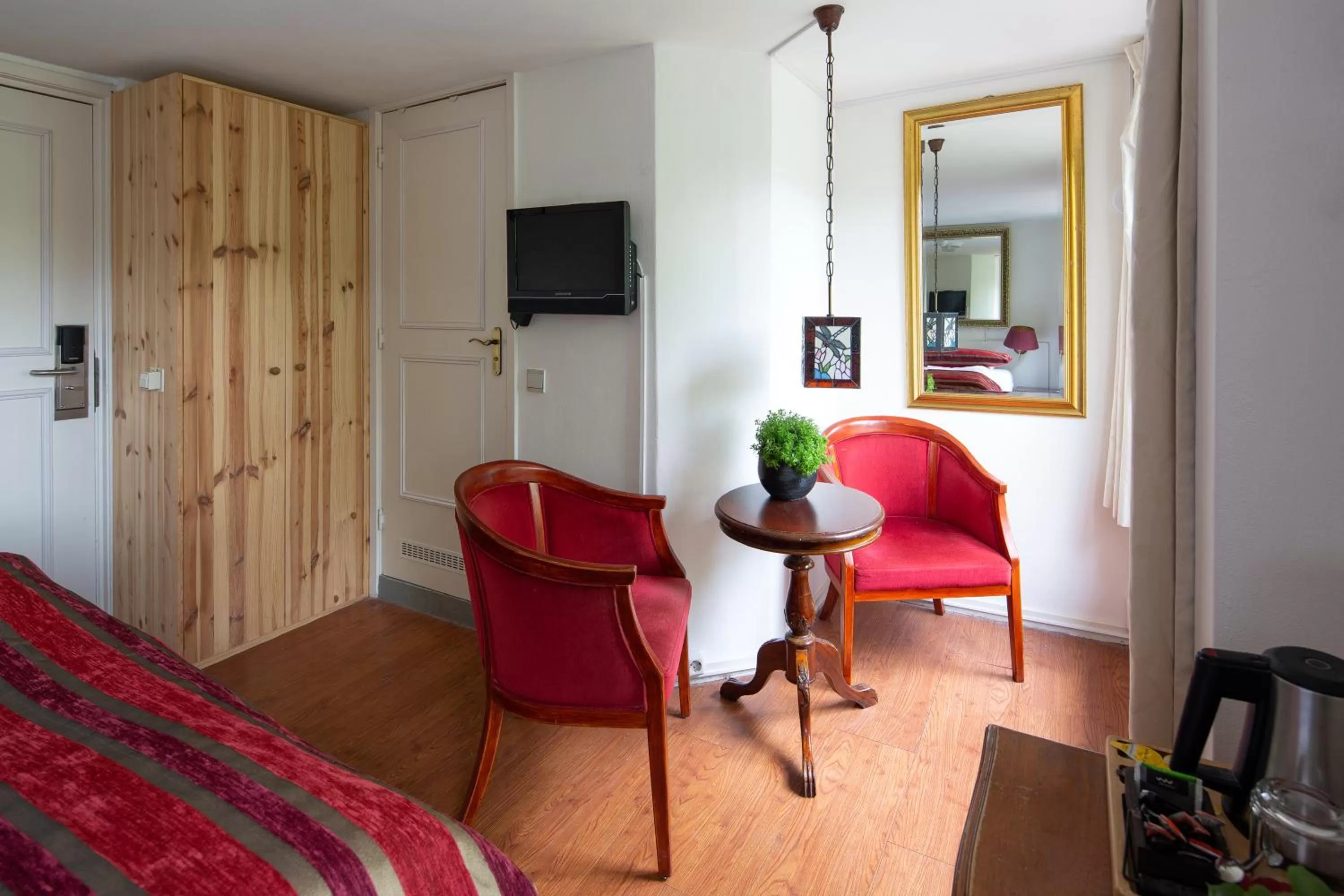 Coffee/tea facilities in Amsterdam House Hotel