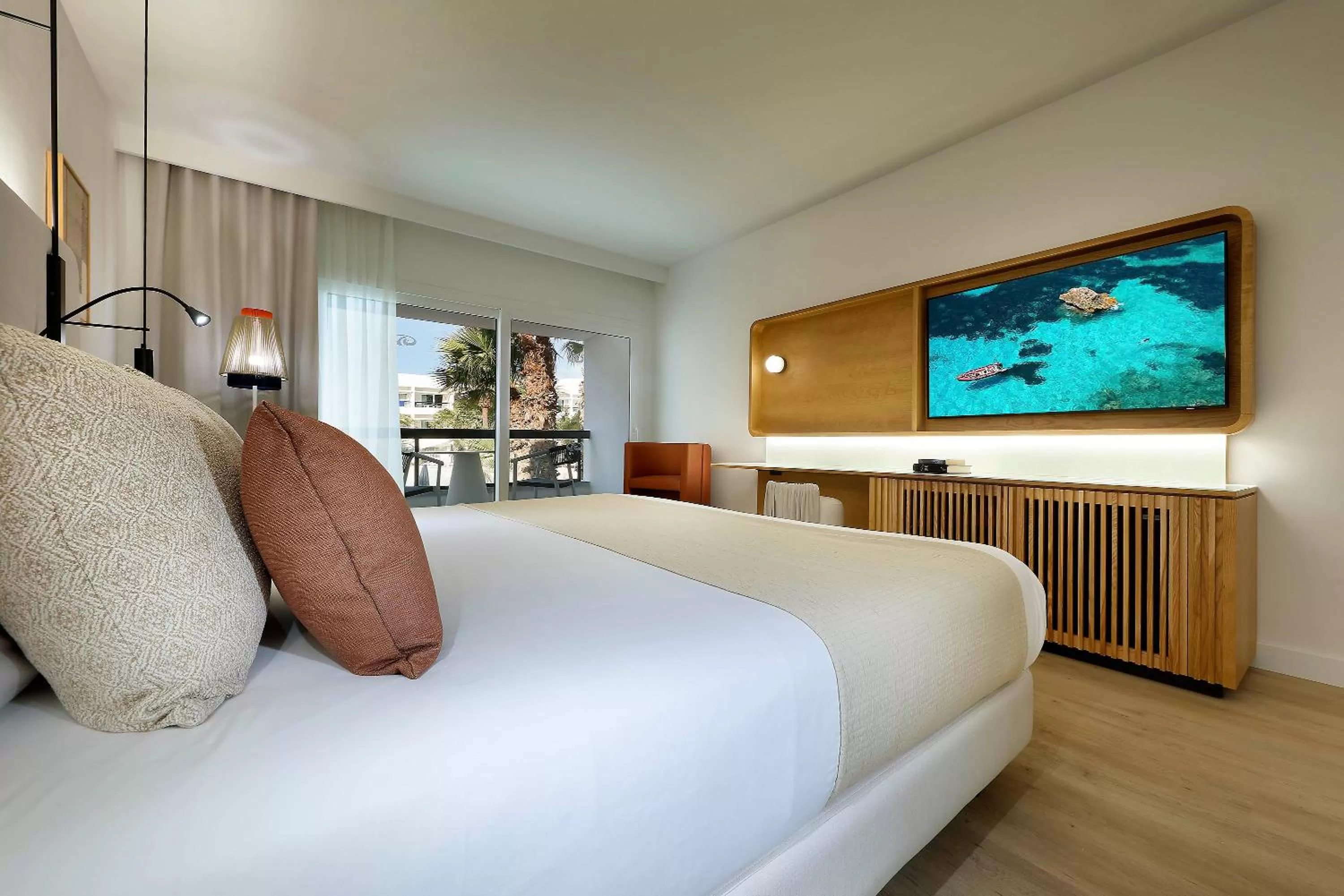Bed in Grand Palladium Select Palace Ibiza - All Inclusive