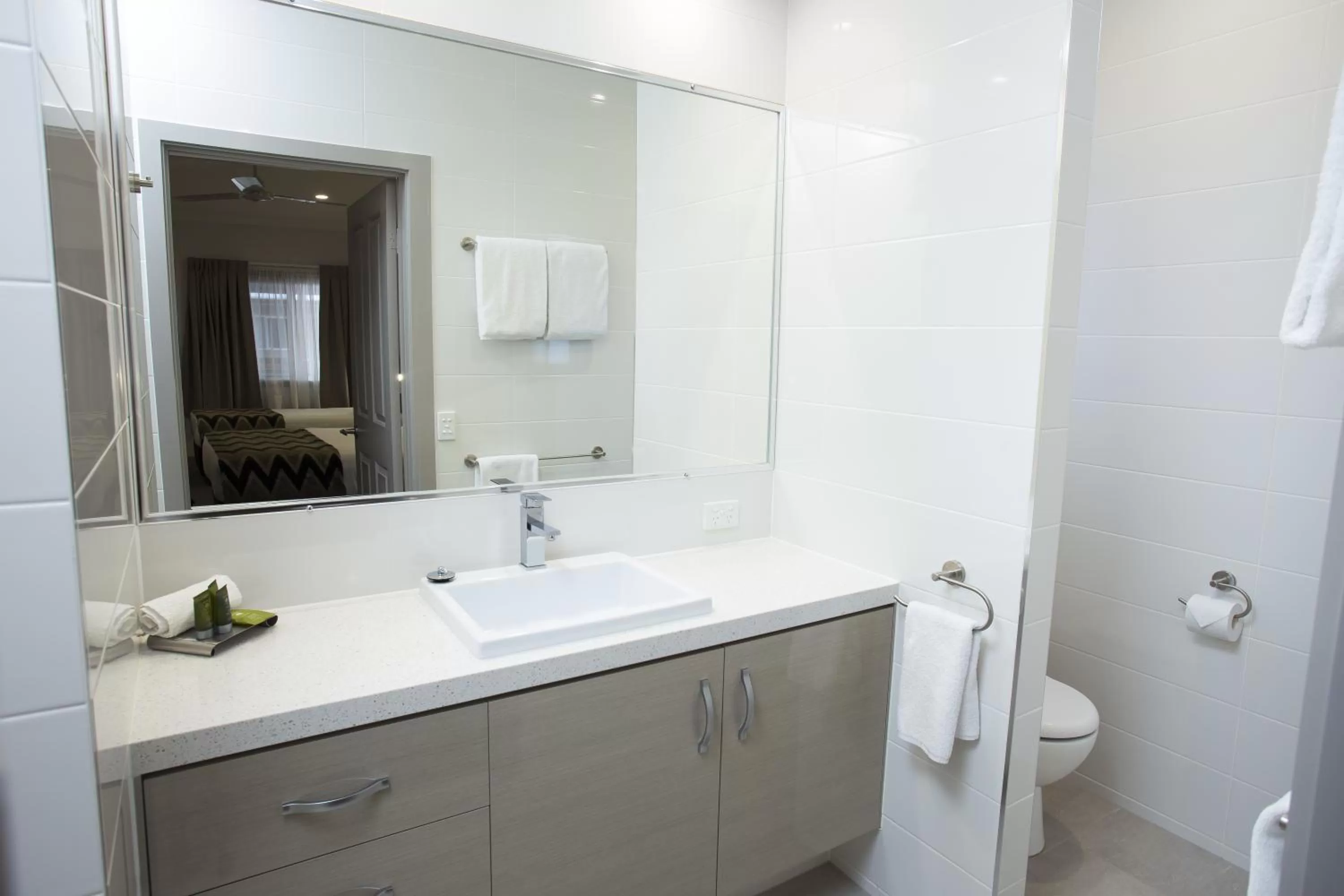 Toilet in Altitude Motel Apartments