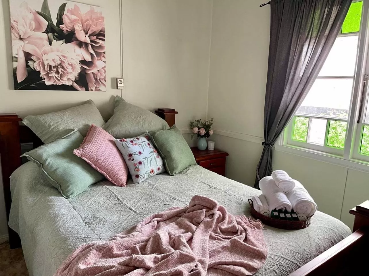 Bed in Clover Cottage Uralla