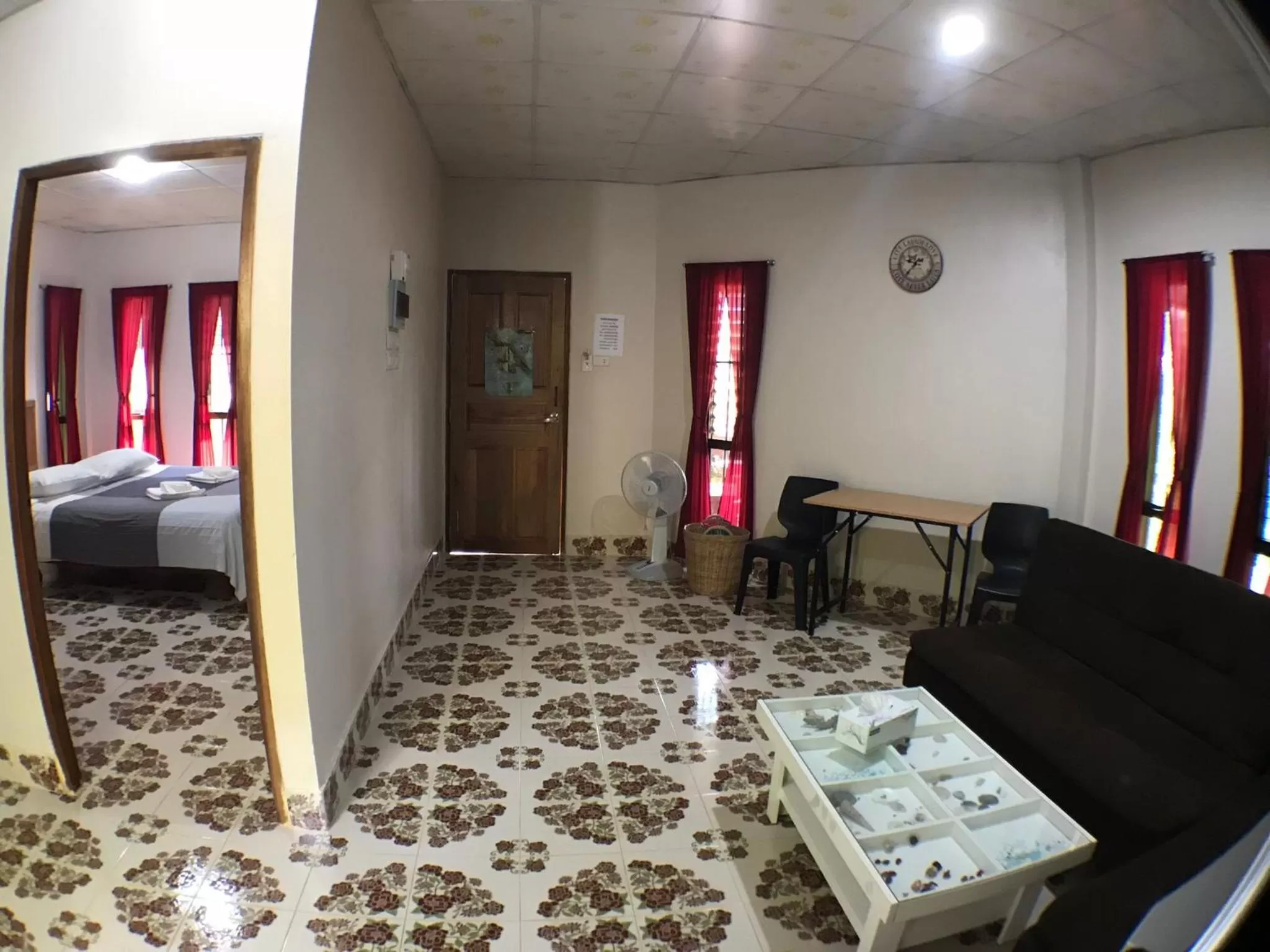 Living room, Bed in Fine Times Resort