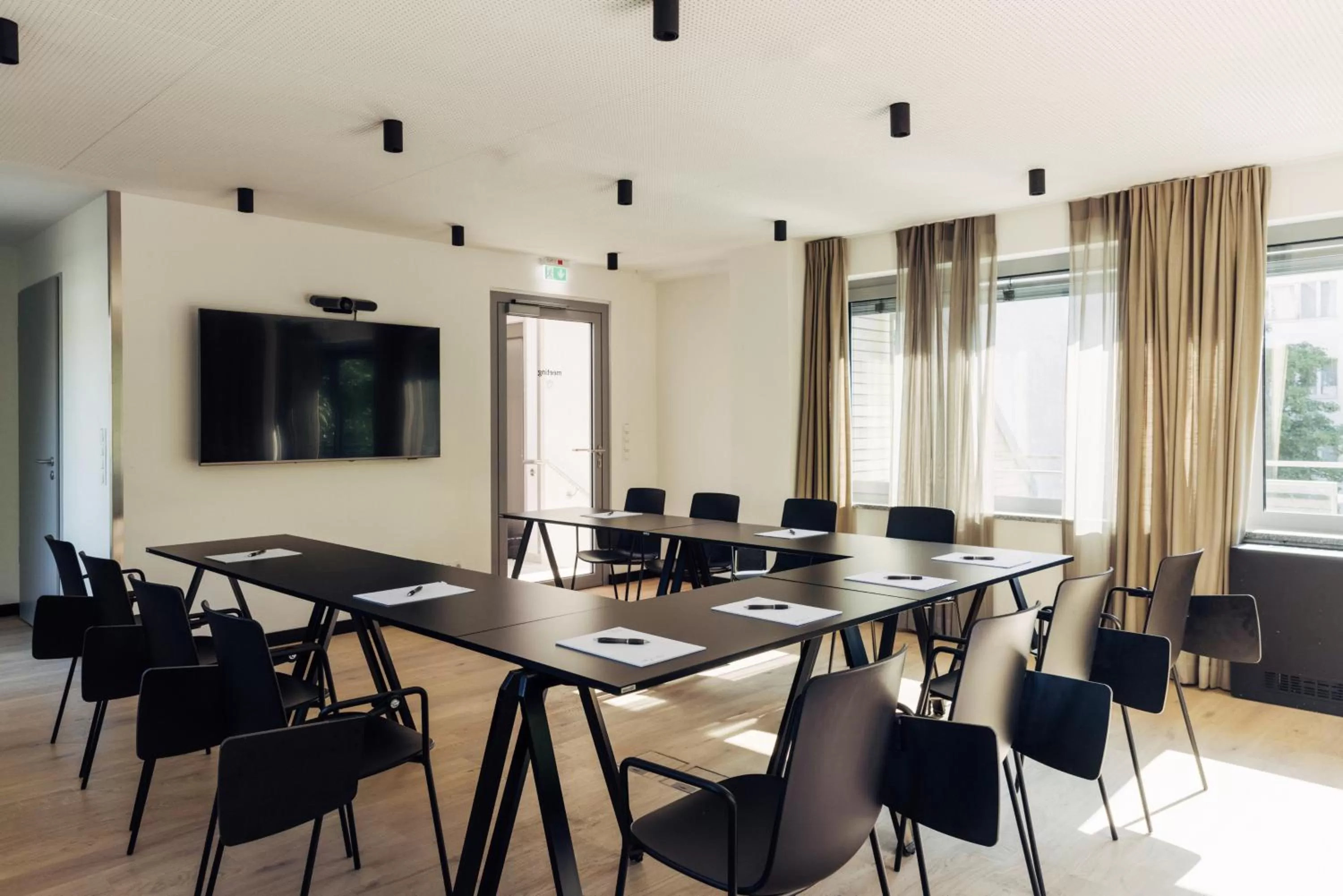 Business facilities in harry's home Berlin-Moabit hotel & apartments