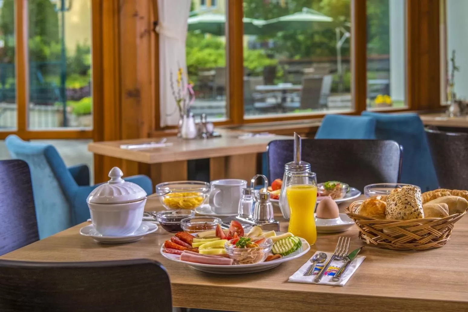 Restaurant/places to eat in Corvin Hotel Budapest Sissi Wing