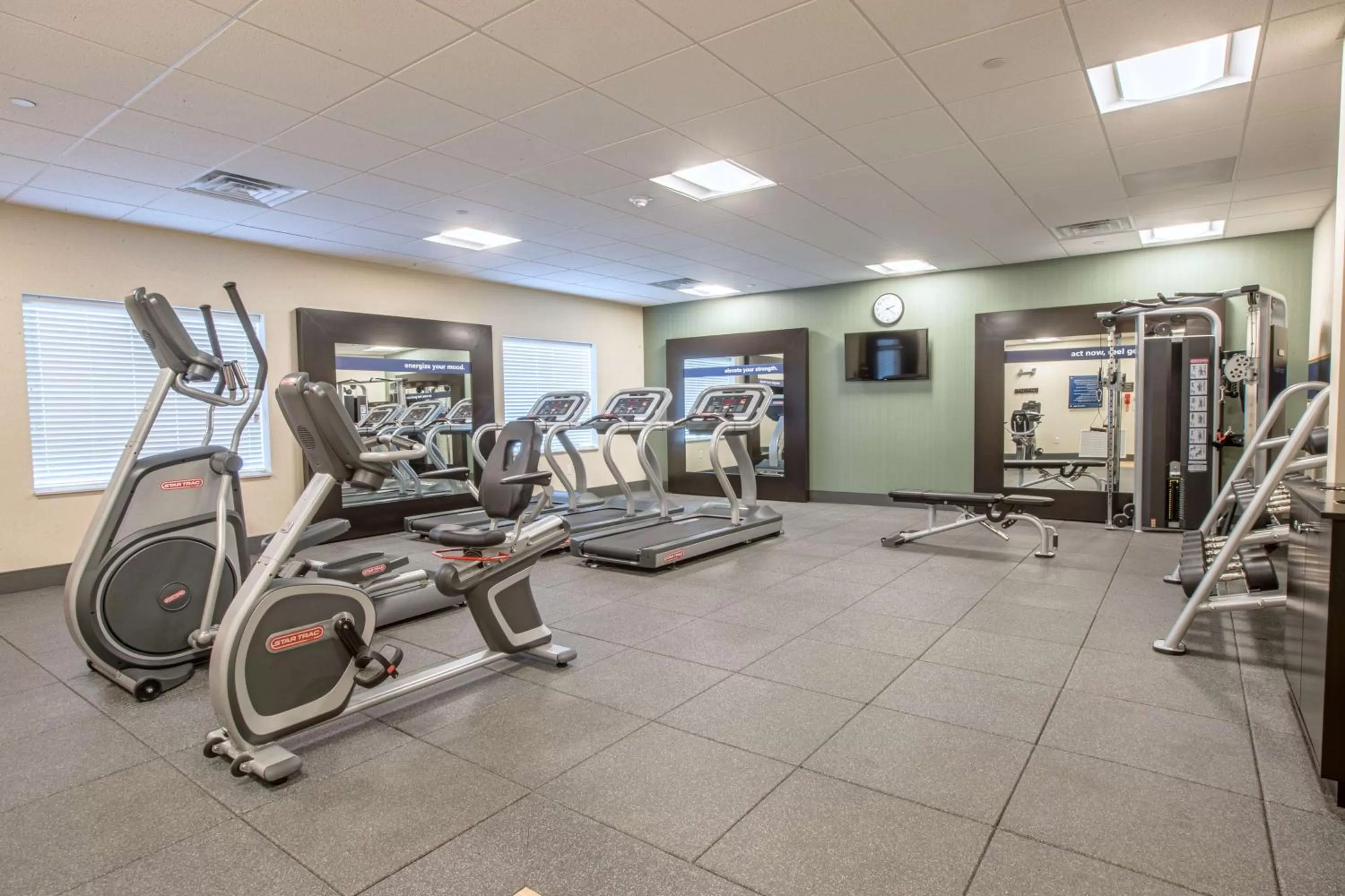 Fitness centre/facilities in Hampton Inn by Hilton Amesbury, MA