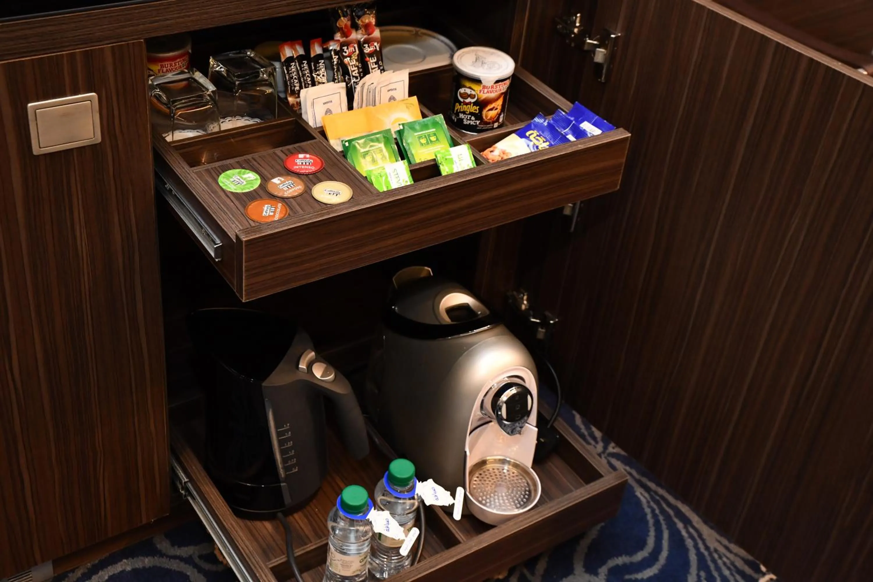 Coffee/tea facilities in Casablanca Hotel Jeddah