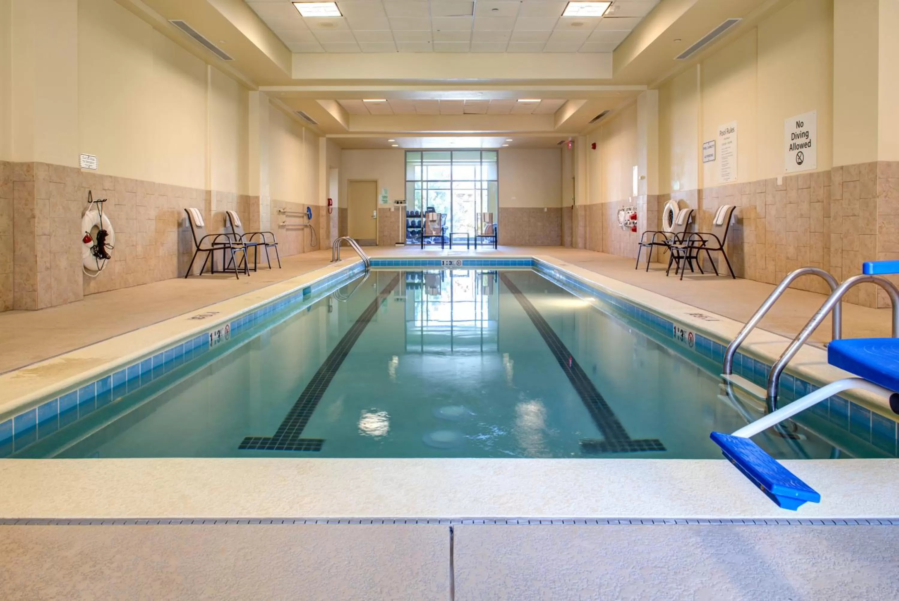 Swimming pool in Holiday Inn Indianapolis North-Carmel by IHG