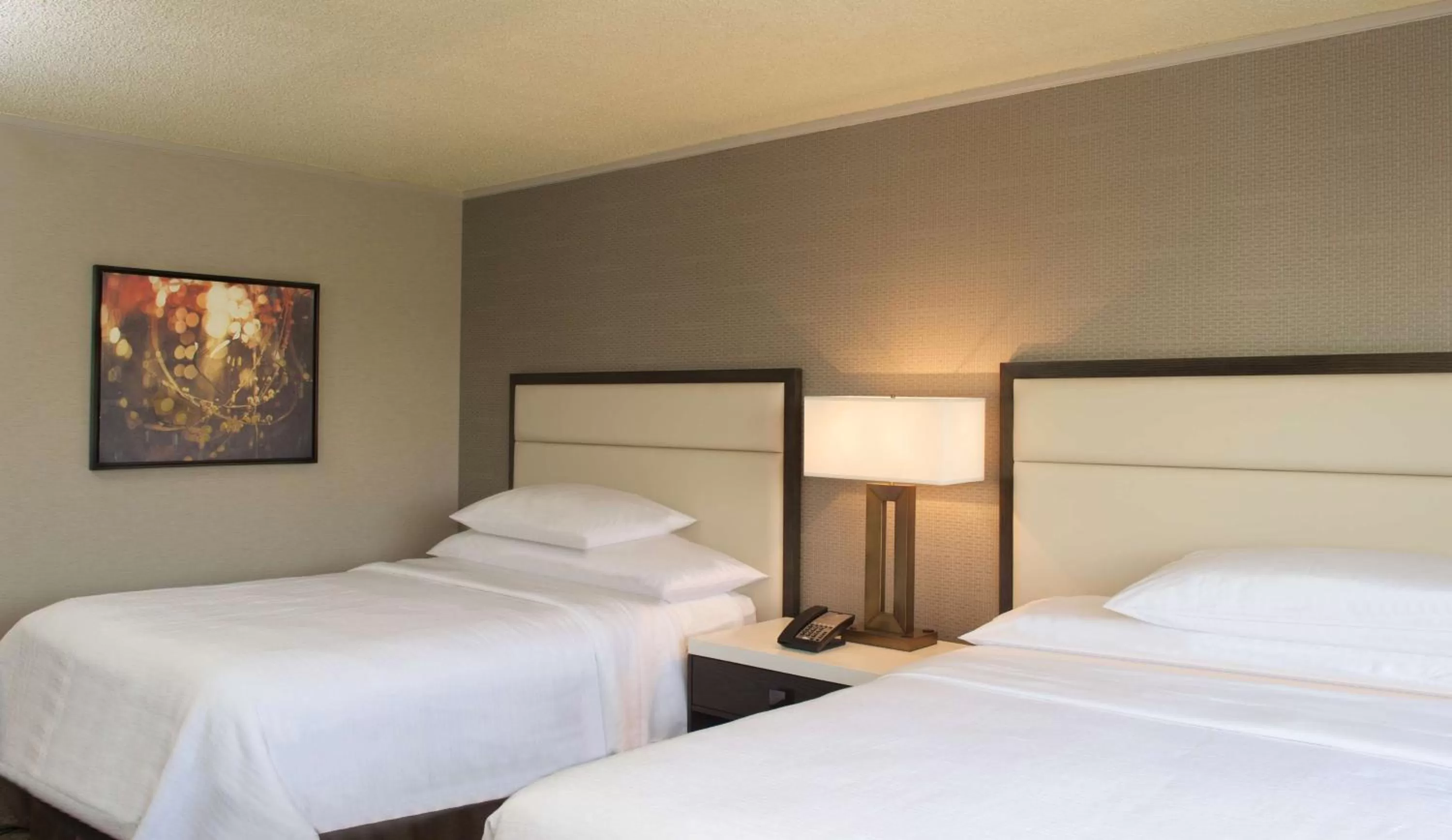 Bed in Embassy Suites by Hilton Portland Tigard