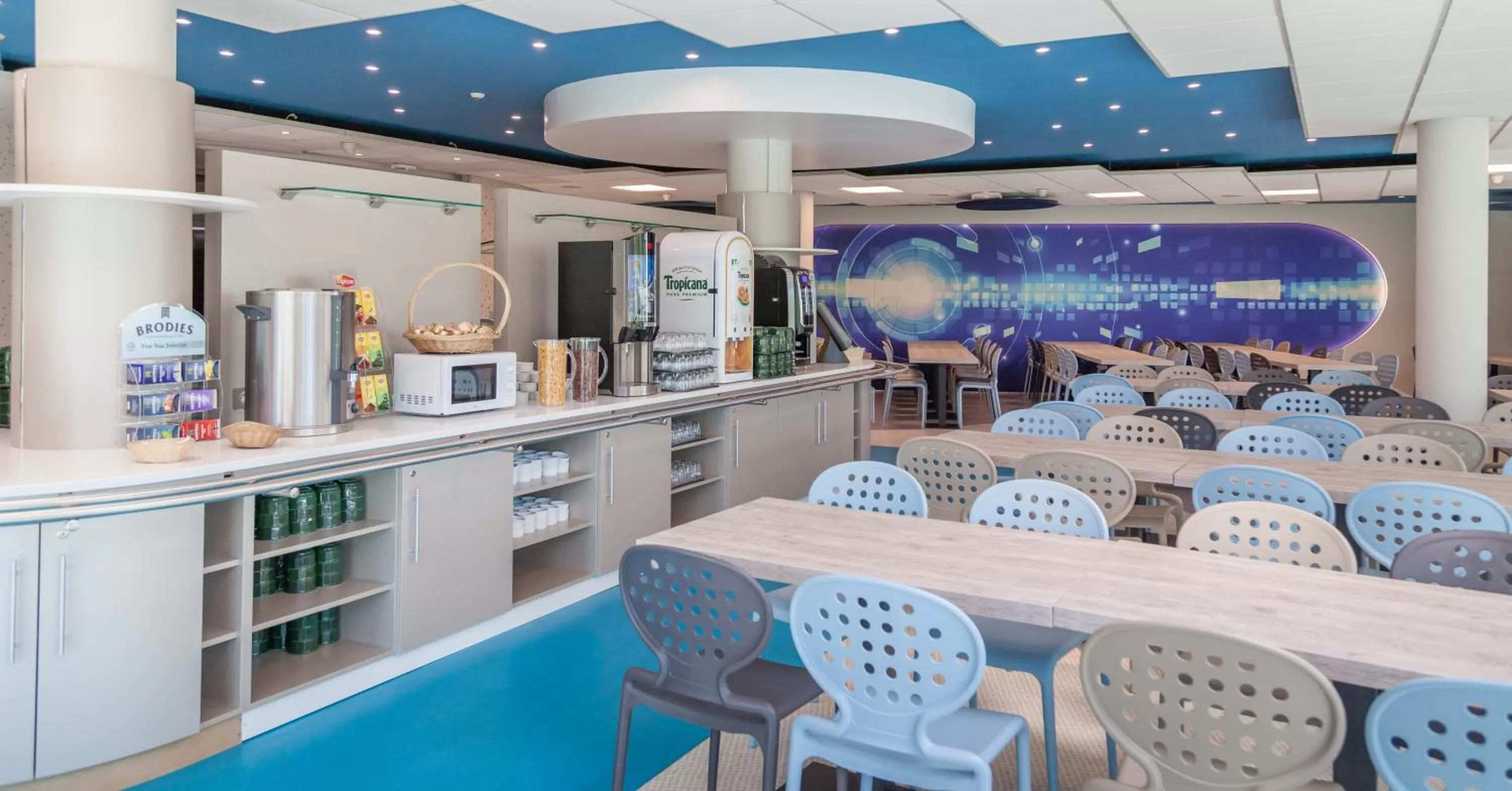 Restaurant/places to eat in Kyriad Poitiers Jules Verne Site du Futuroscope