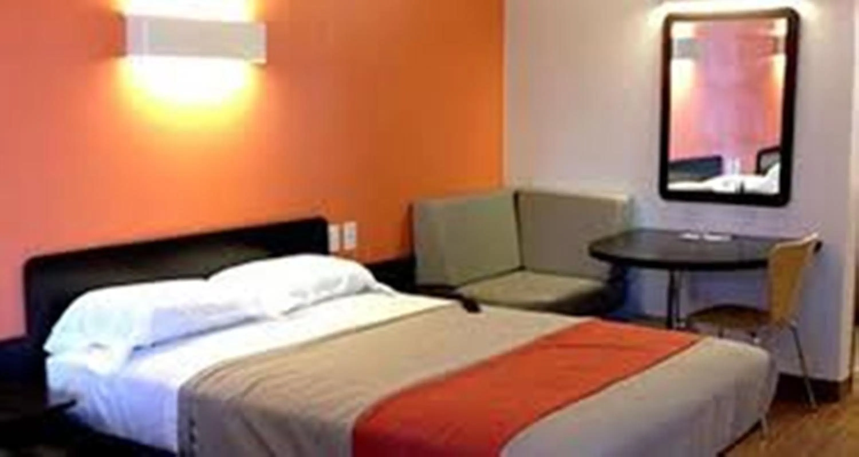 Bedroom, Bed in Motel 6-Brownsville, TX North