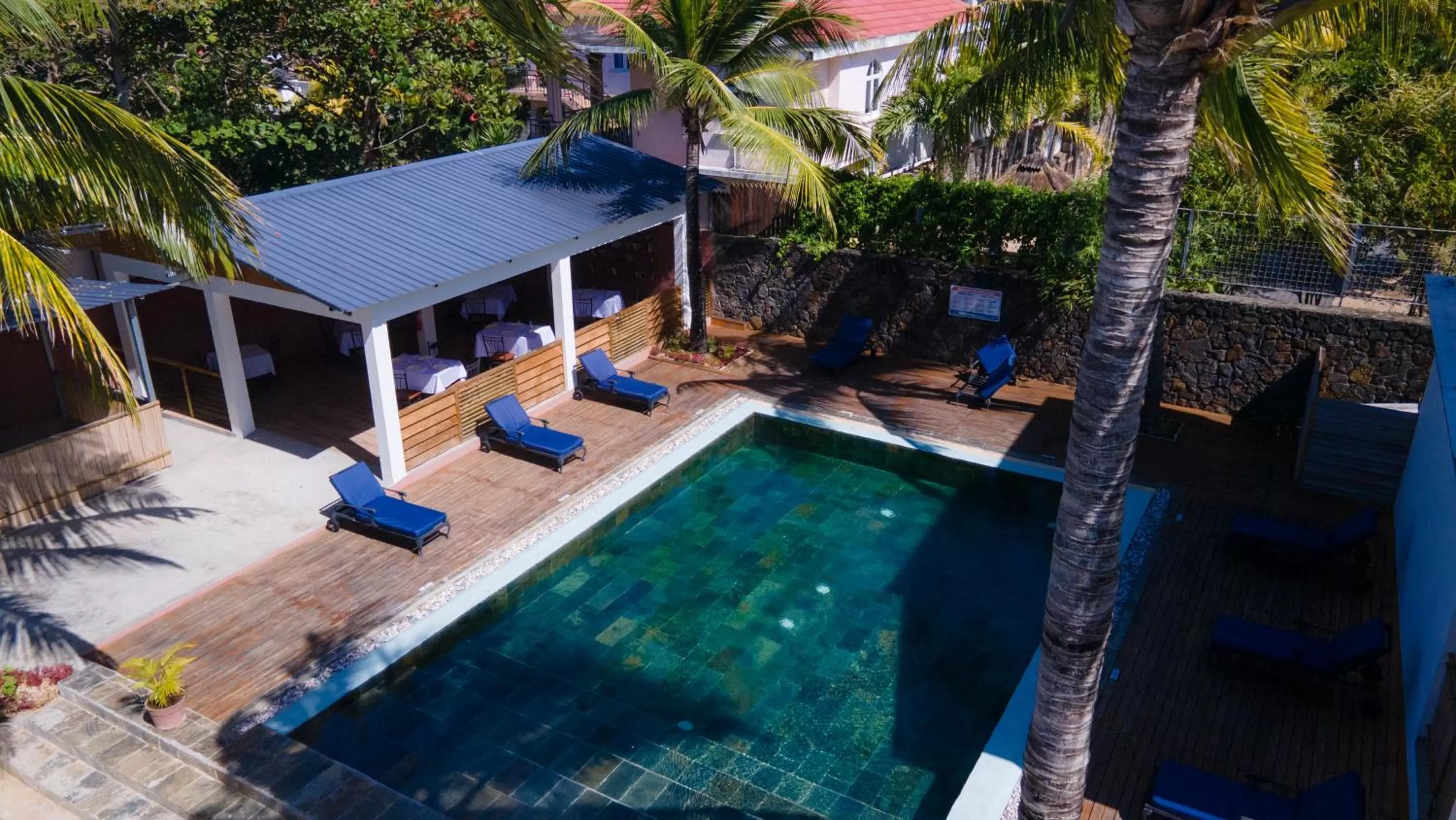 Swimming pool in Maison Du Nord