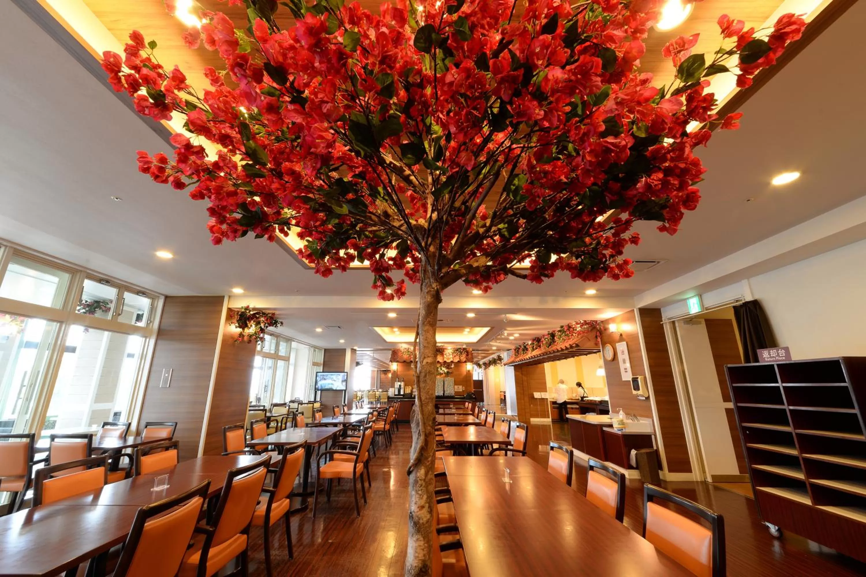 Restaurant/places to eat in Vessel Hotel Campana Okinawa