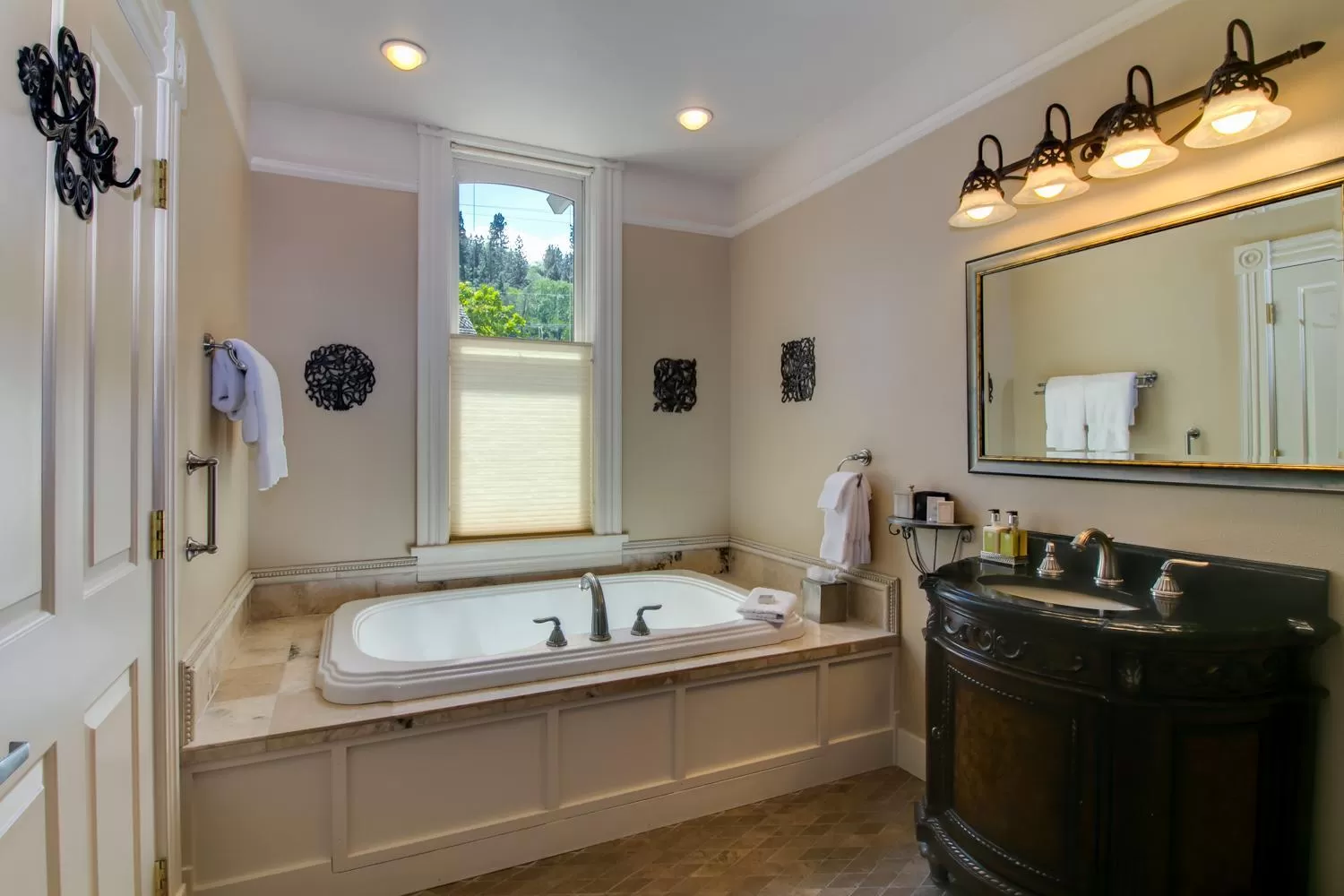 Bathroom in Winchester Inn