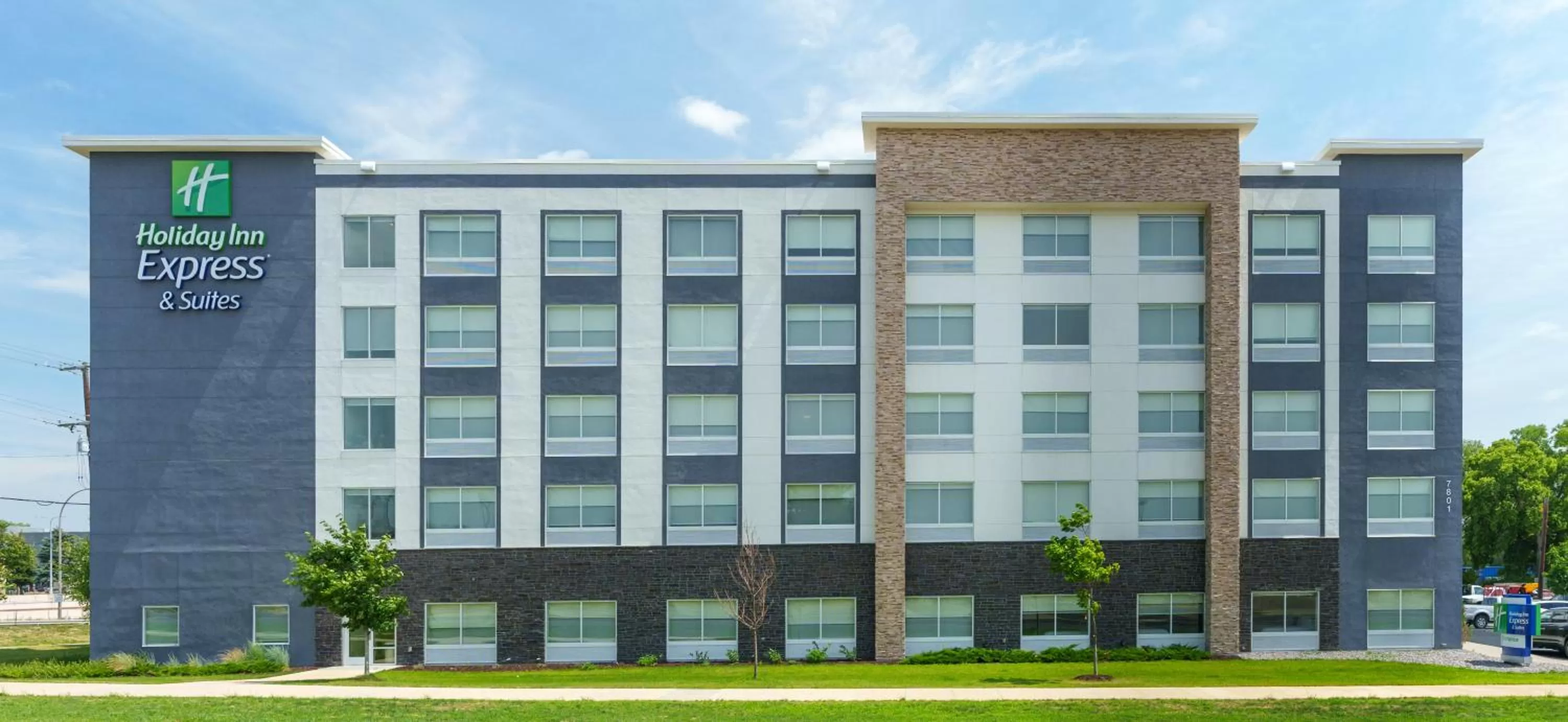 Property building in Holiday Inn Express & Suites - Mall of America - MSP Airport by IHG