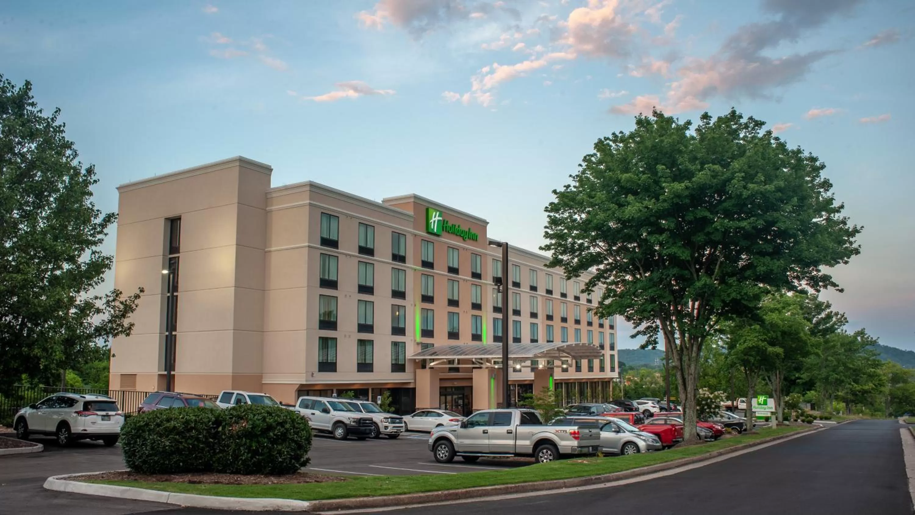Property building in Holiday Inn Knoxville N - Merchant Drive by IHG