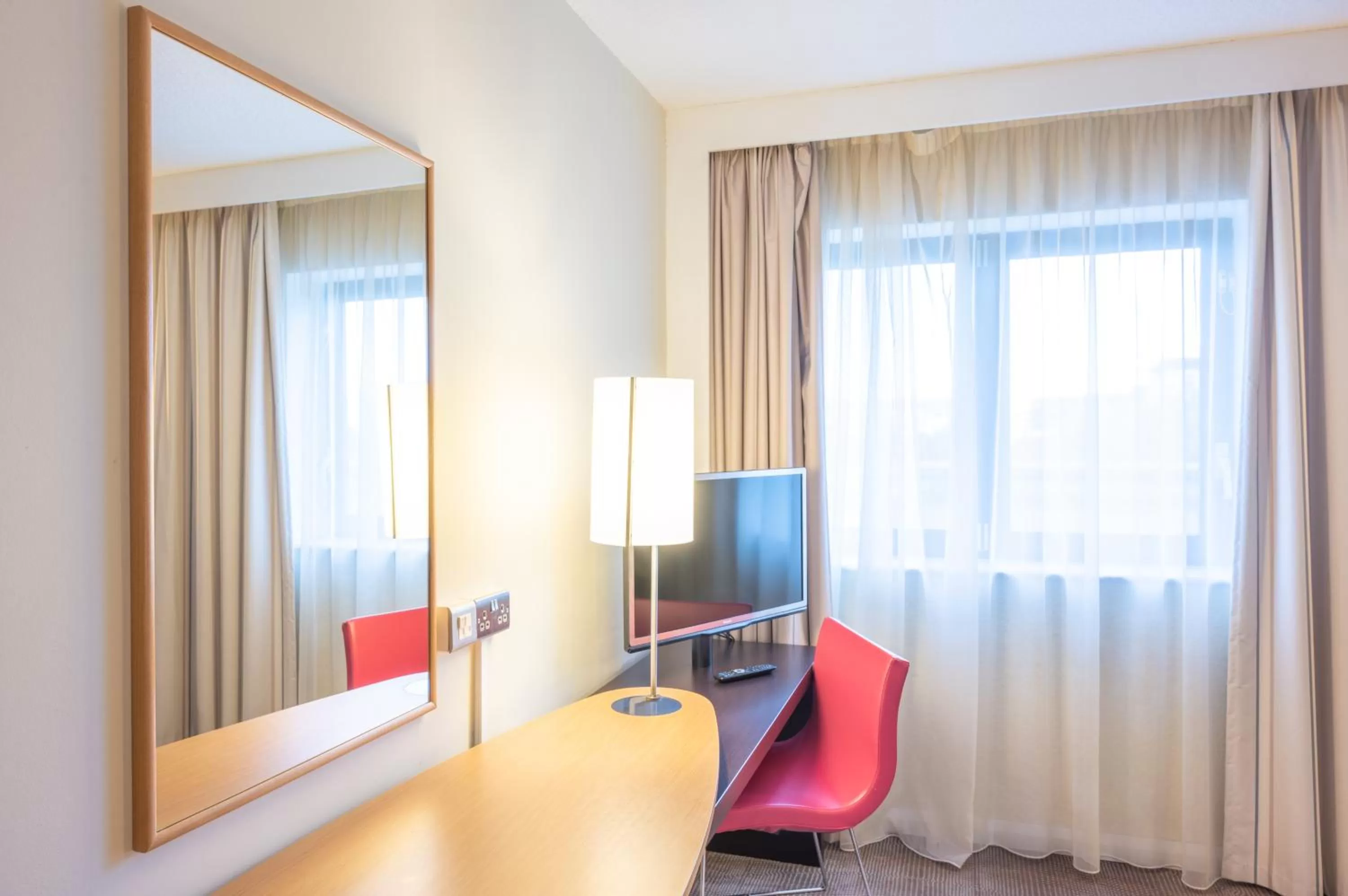 Bedroom in Novotel Southampton