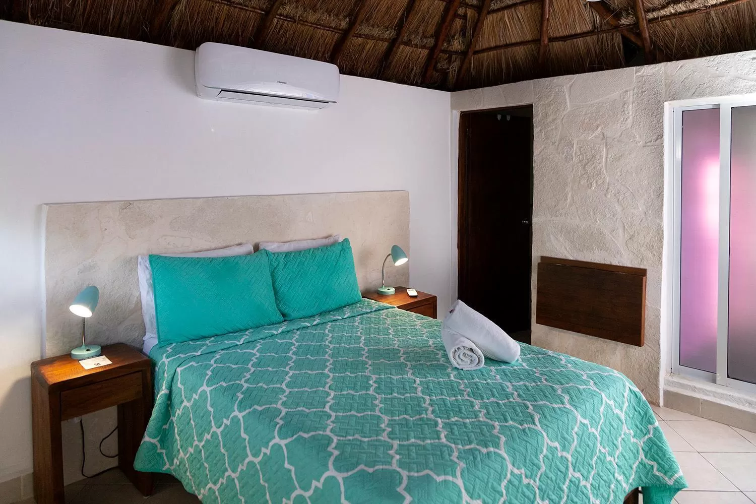 Bed in Hotel Amar Inn