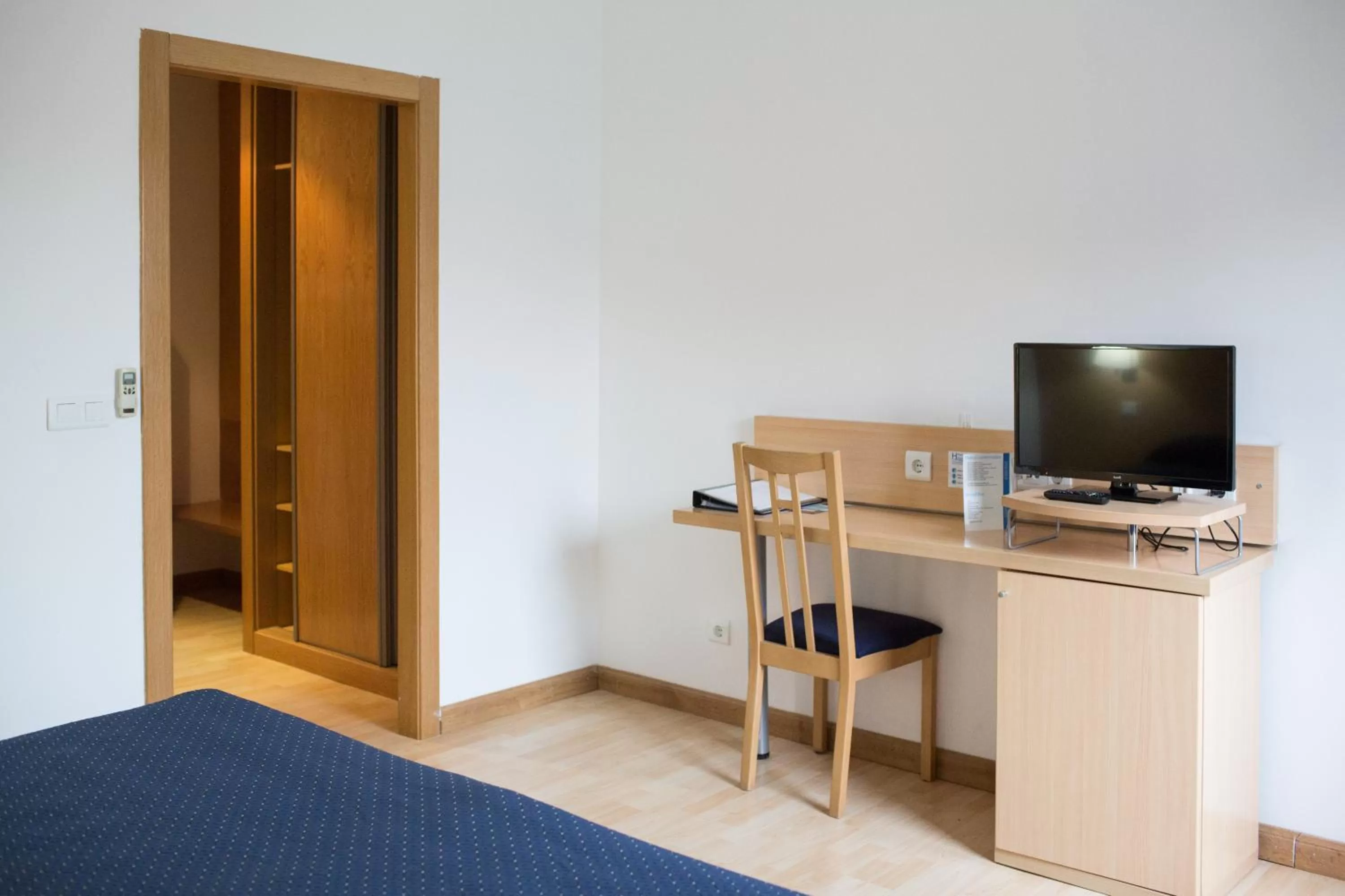 Photo of the whole room in Puerta de Santillana