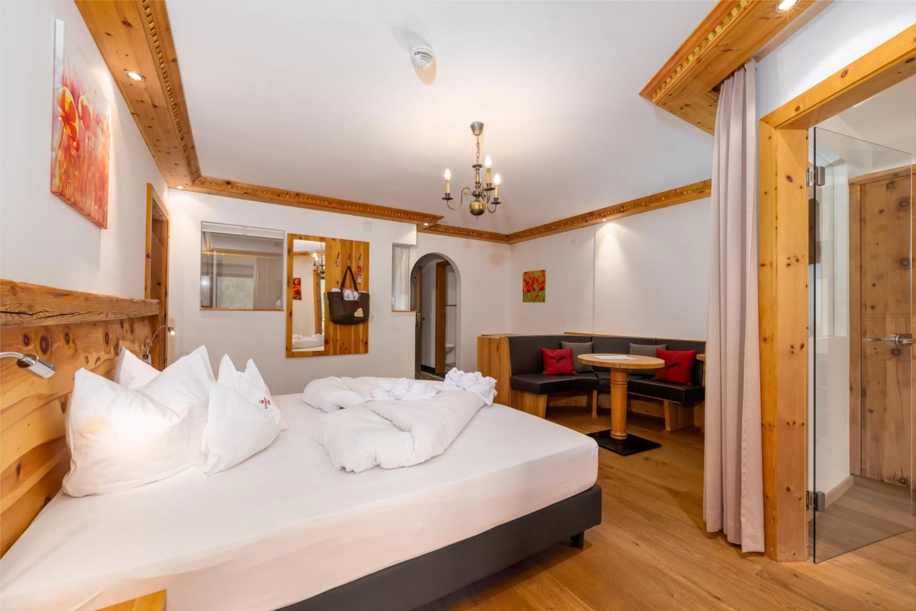 Photo of the whole room, Bed in Hotel Schwarzer Adler