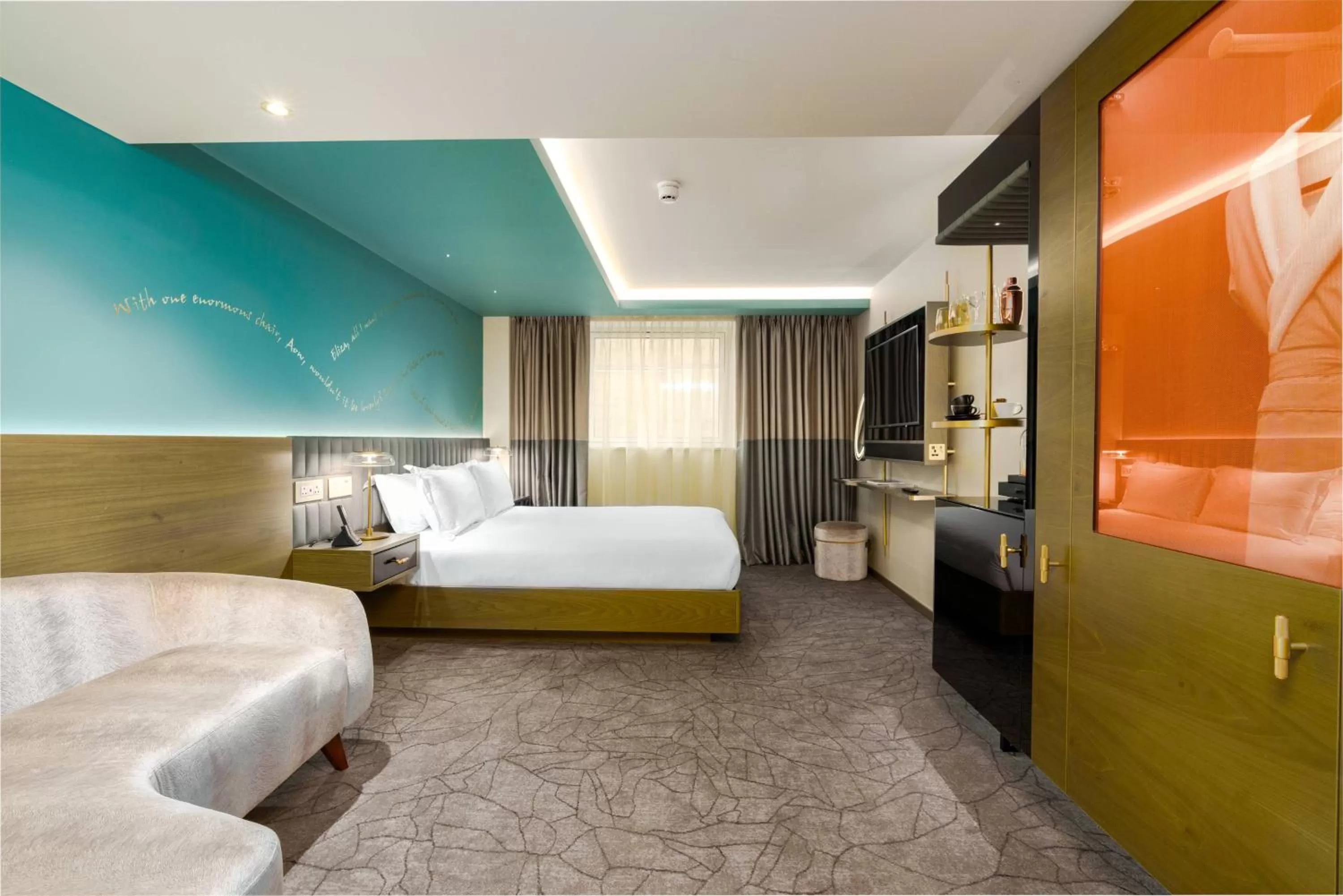 Photo of the whole room, Bed in Middle Eight - Covent Garden - Preferred Hotels and Resorts