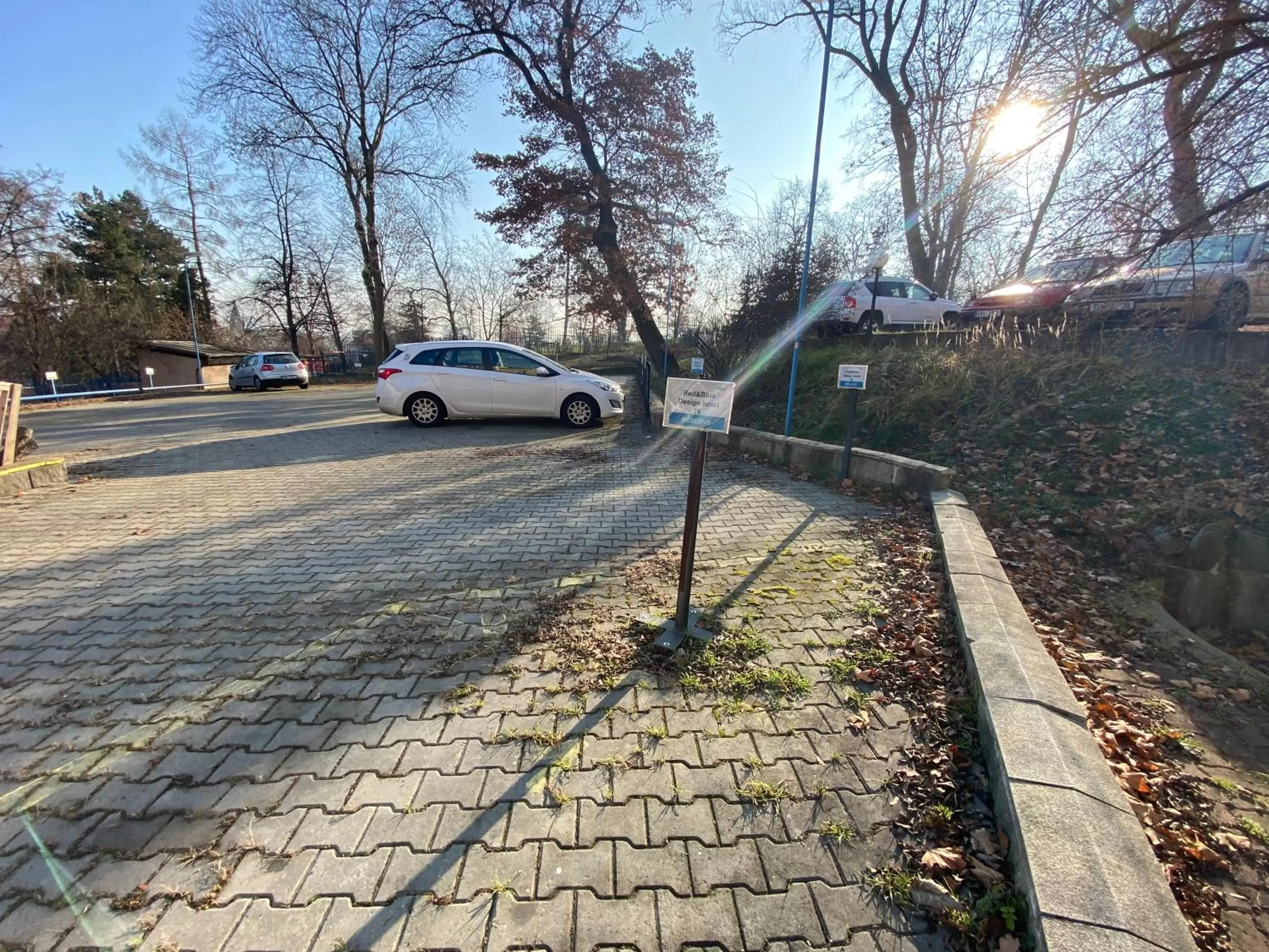 Parking in Chevron Hotel