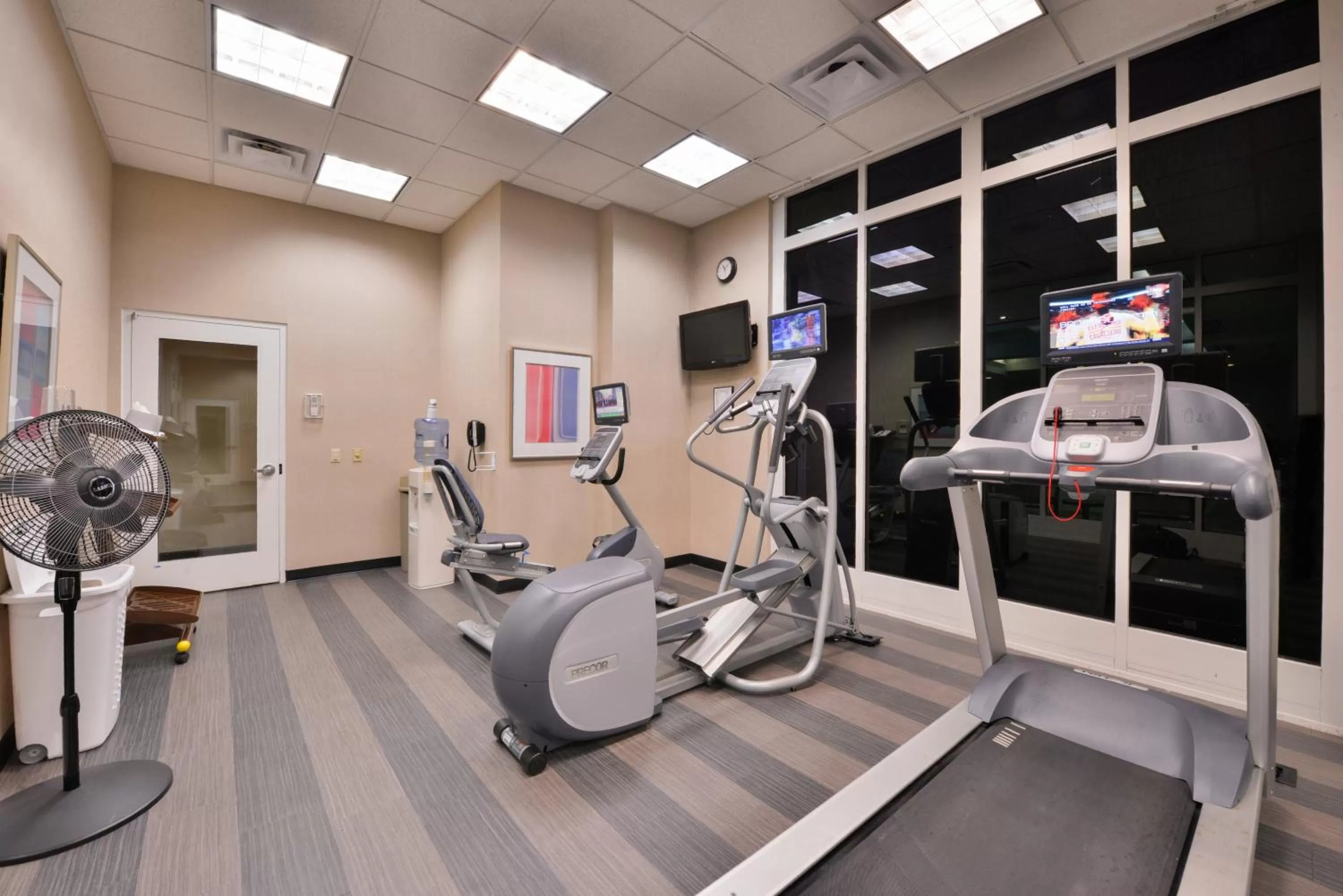 Fitness centre/facilities in Holiday Inn Kansas City Airport by IHG