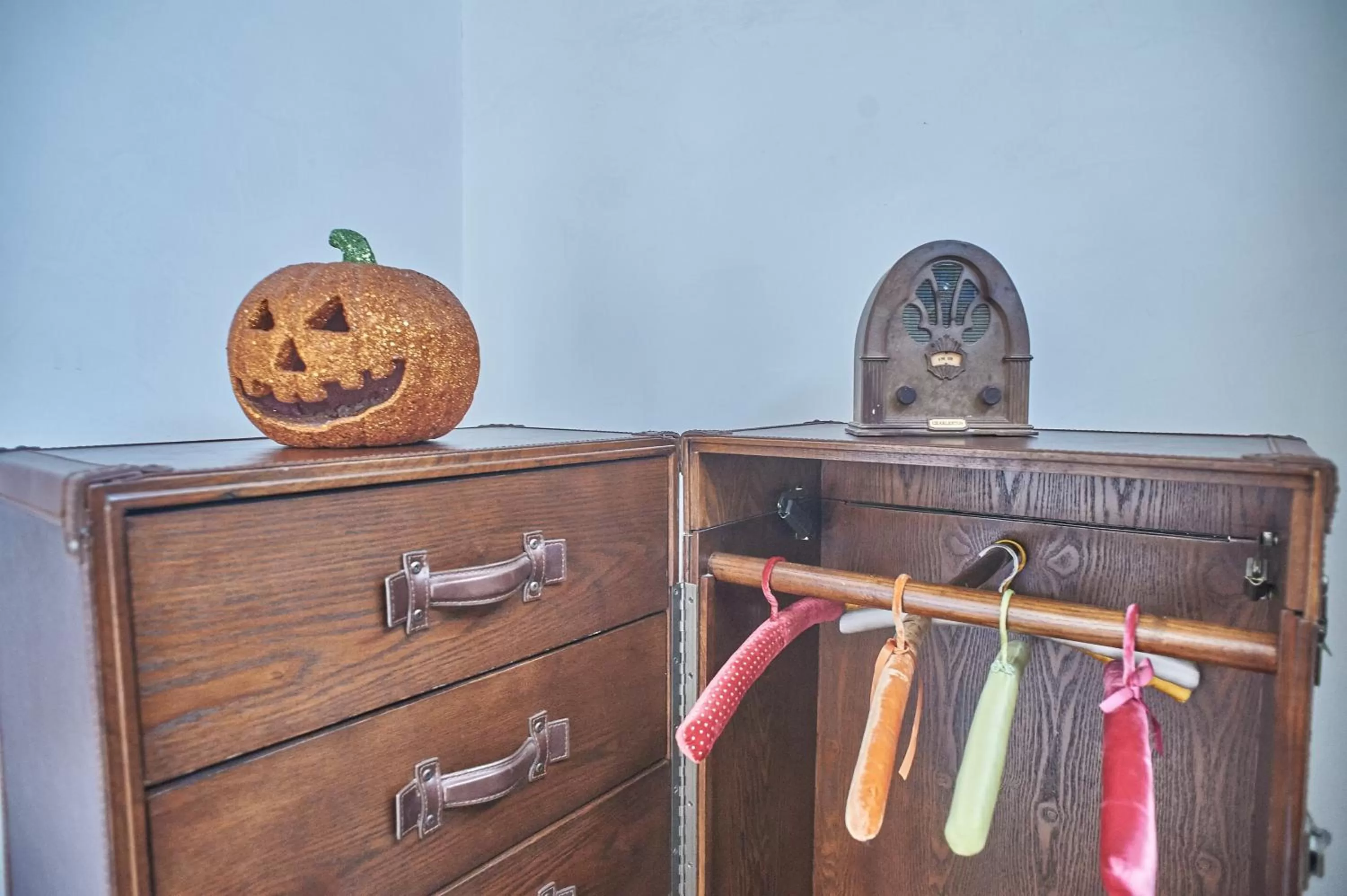 Decorative detail in Abbraccio di Romeo