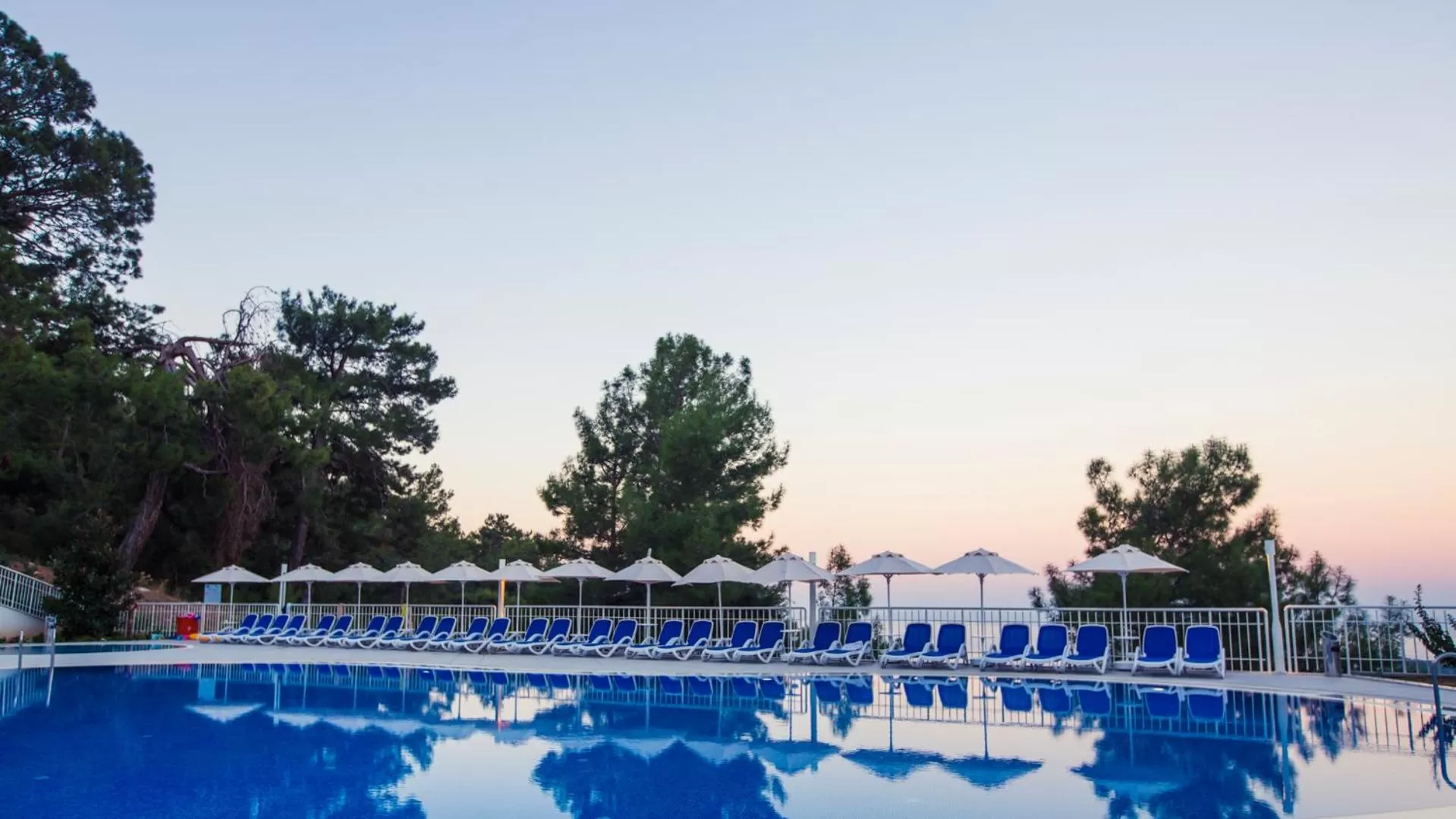 Swimming pool in Garcia Resort & Spa - Ultra All Inclusive