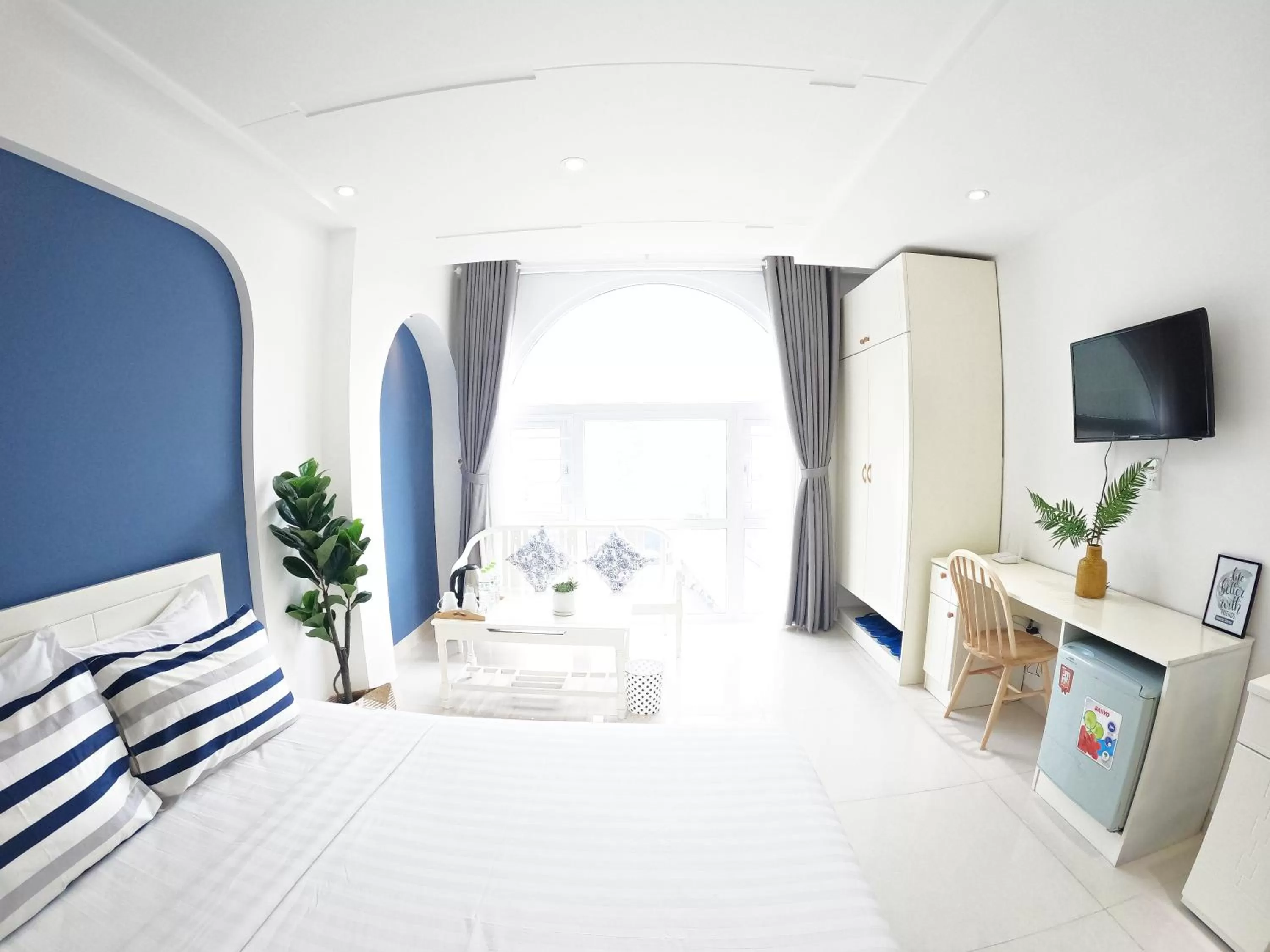 Photo of the whole room, Bed in Dinh Phat Hotel