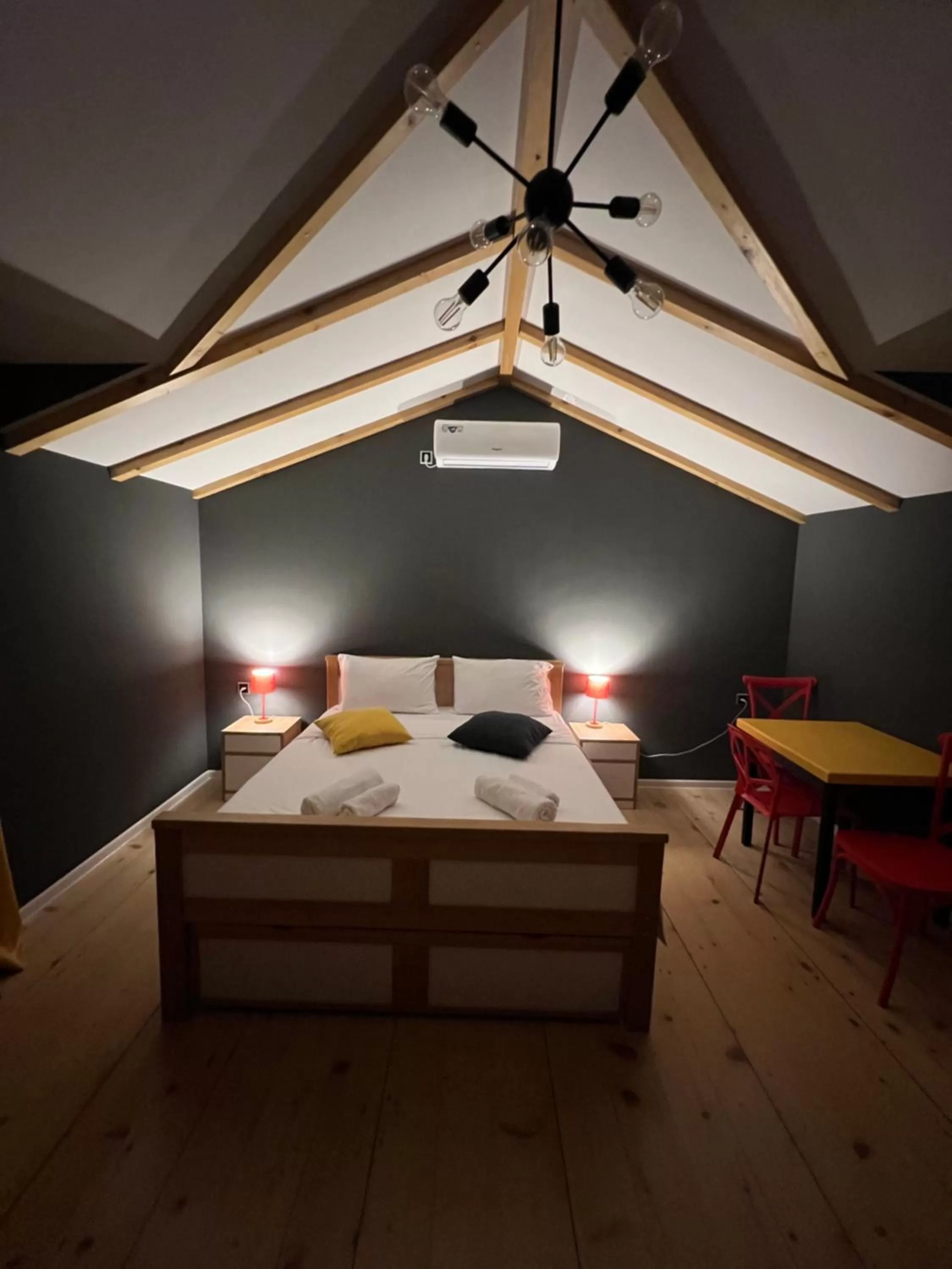 Bed in Borjomi Yellow Hotel