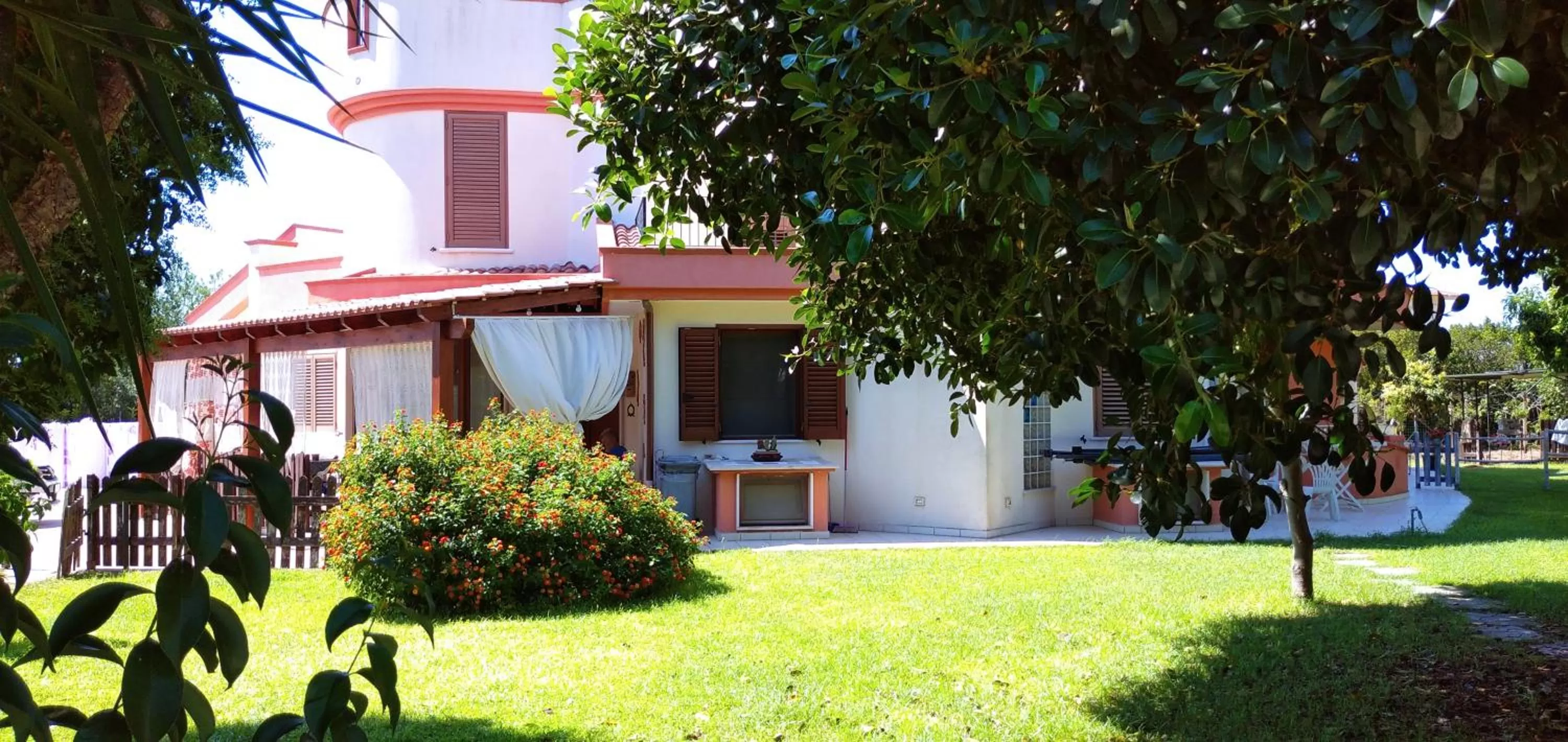 Garden, Property Building in B&B Leonida