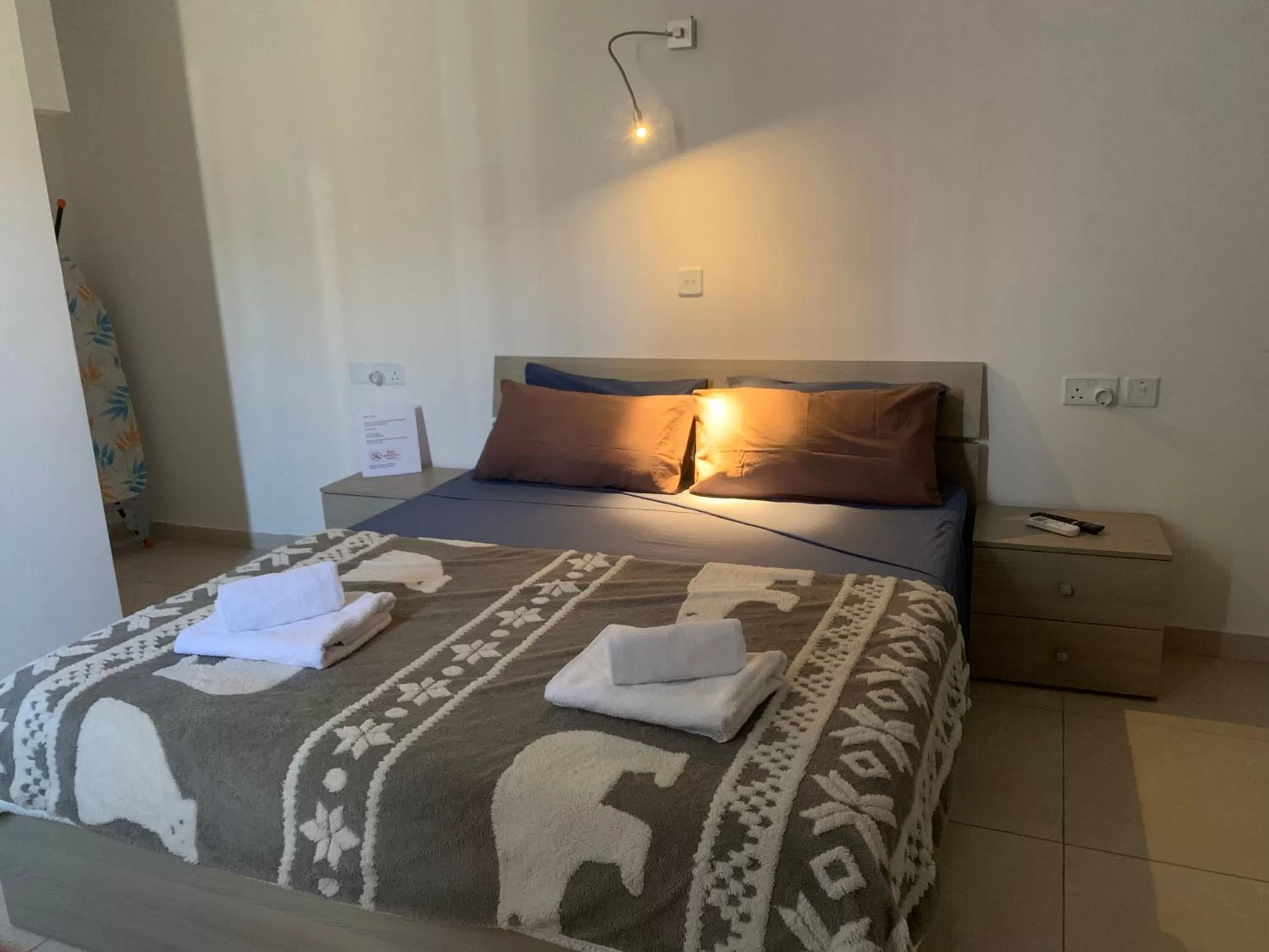 Bedroom, Bed in Mon-Chery