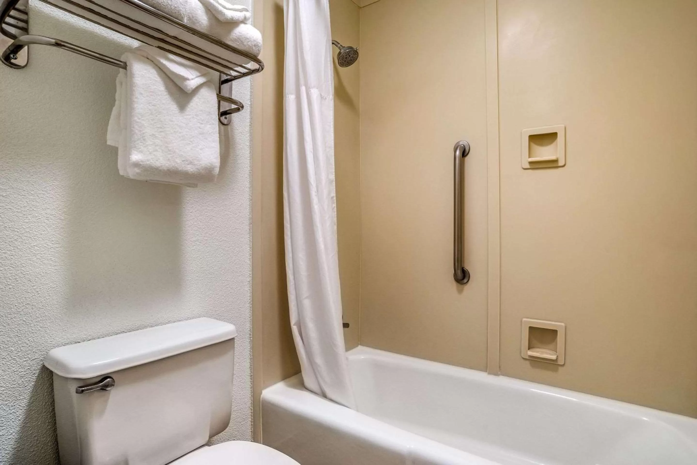 Bathroom in Clarion Inn Conference Center