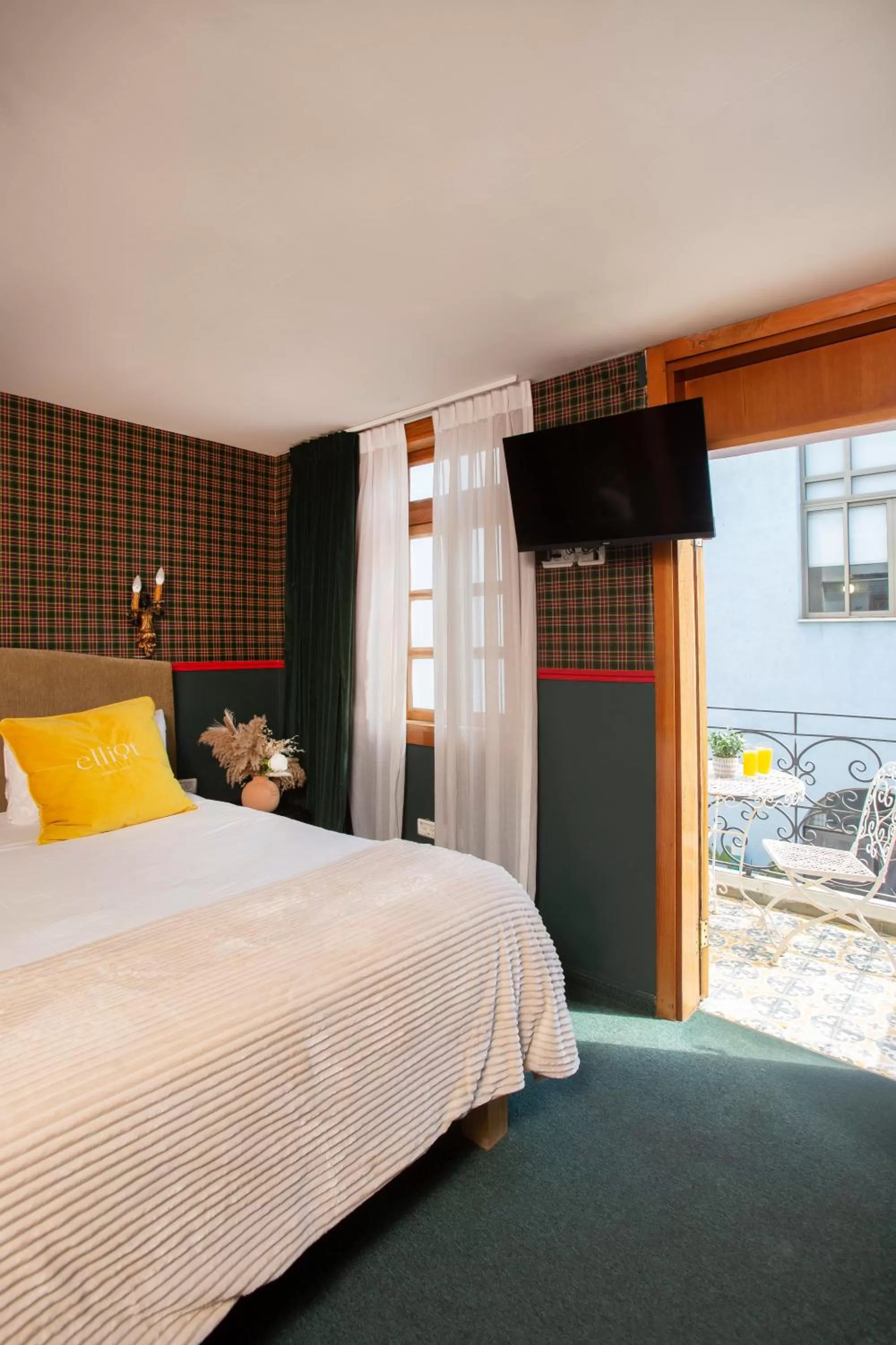 Bedroom in The Elliot - Adults only