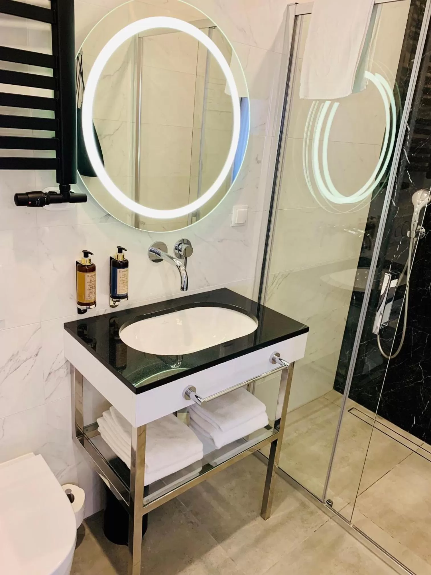 Shower in SZEWSKA 22 BOUTIQUE