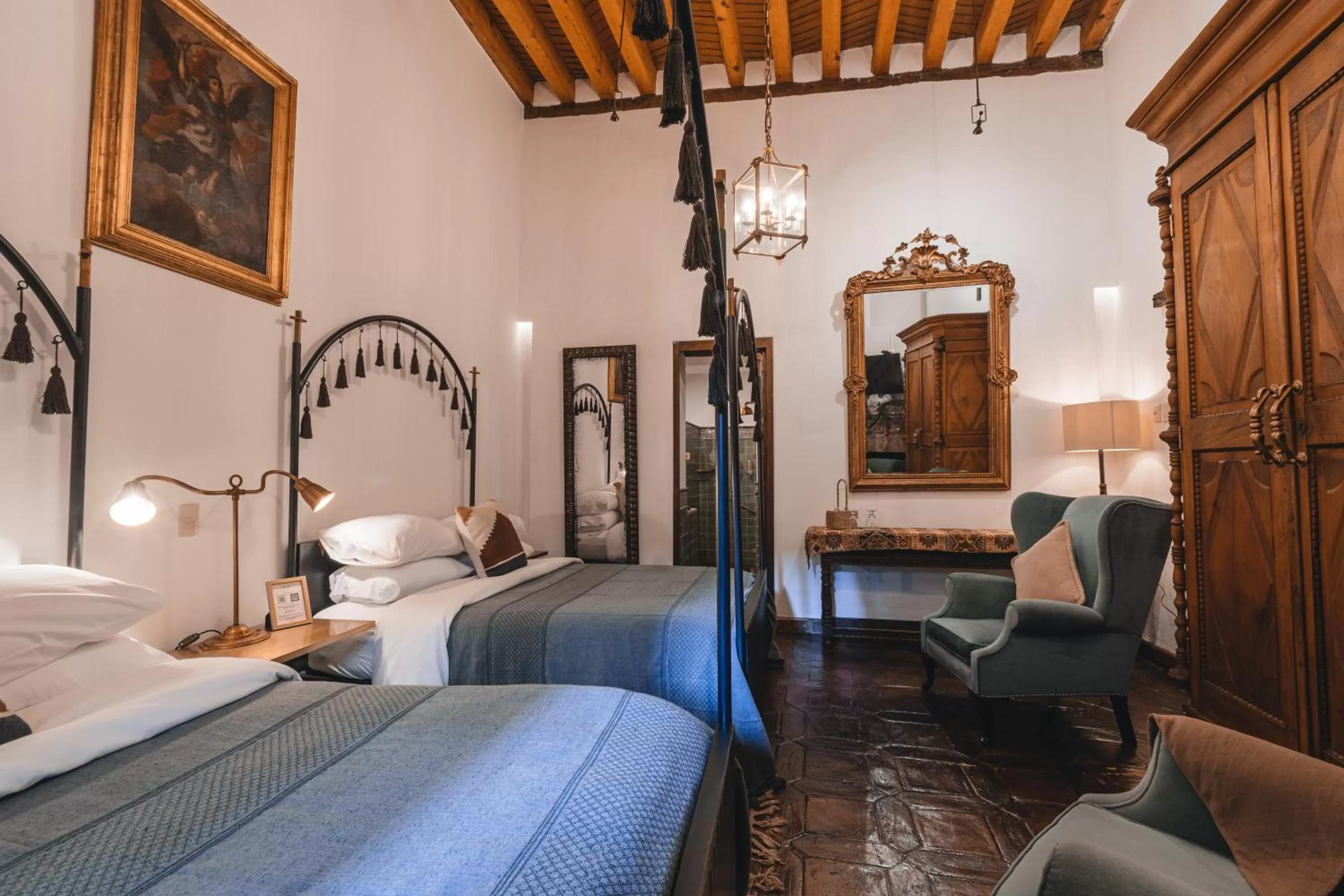 Photo of the whole room, Bed in El Edén Hotel Boutique