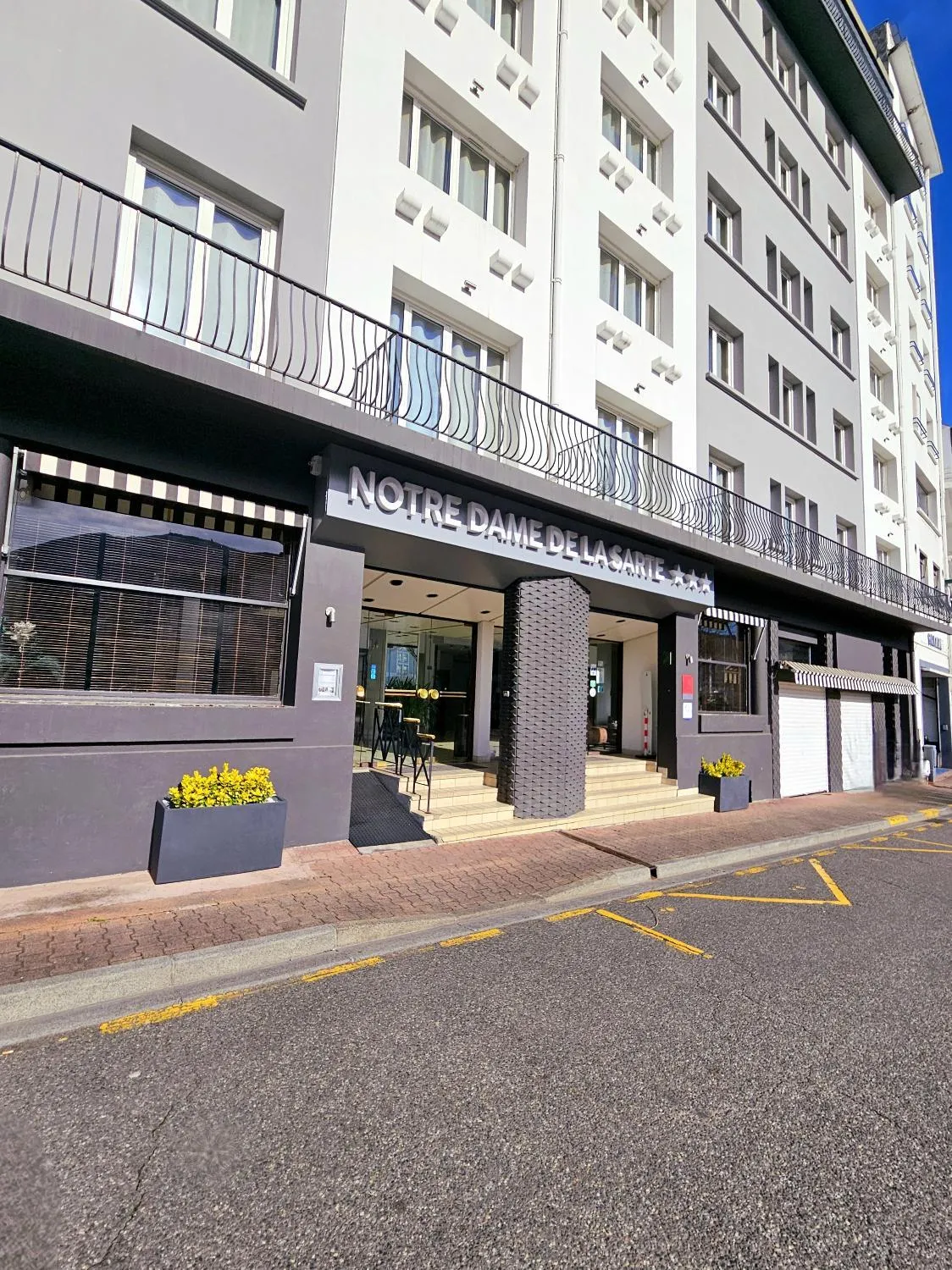 Property building in Adonis Lourdes - Notre Dame de la Sarte