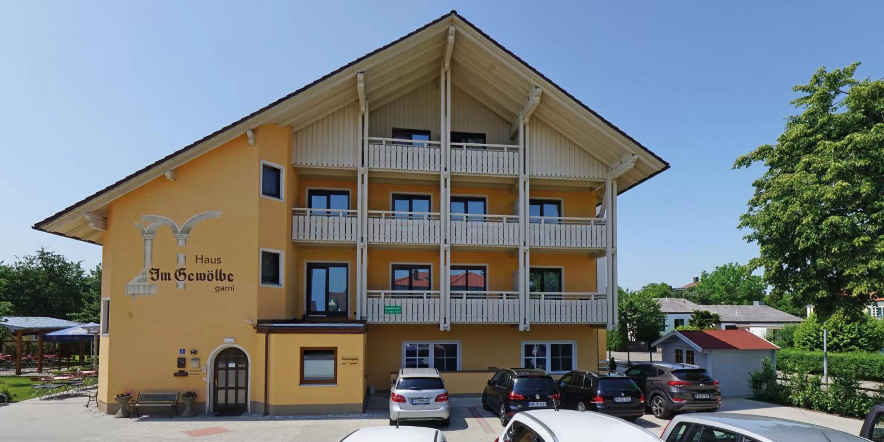 Property building in Im Gewölbe