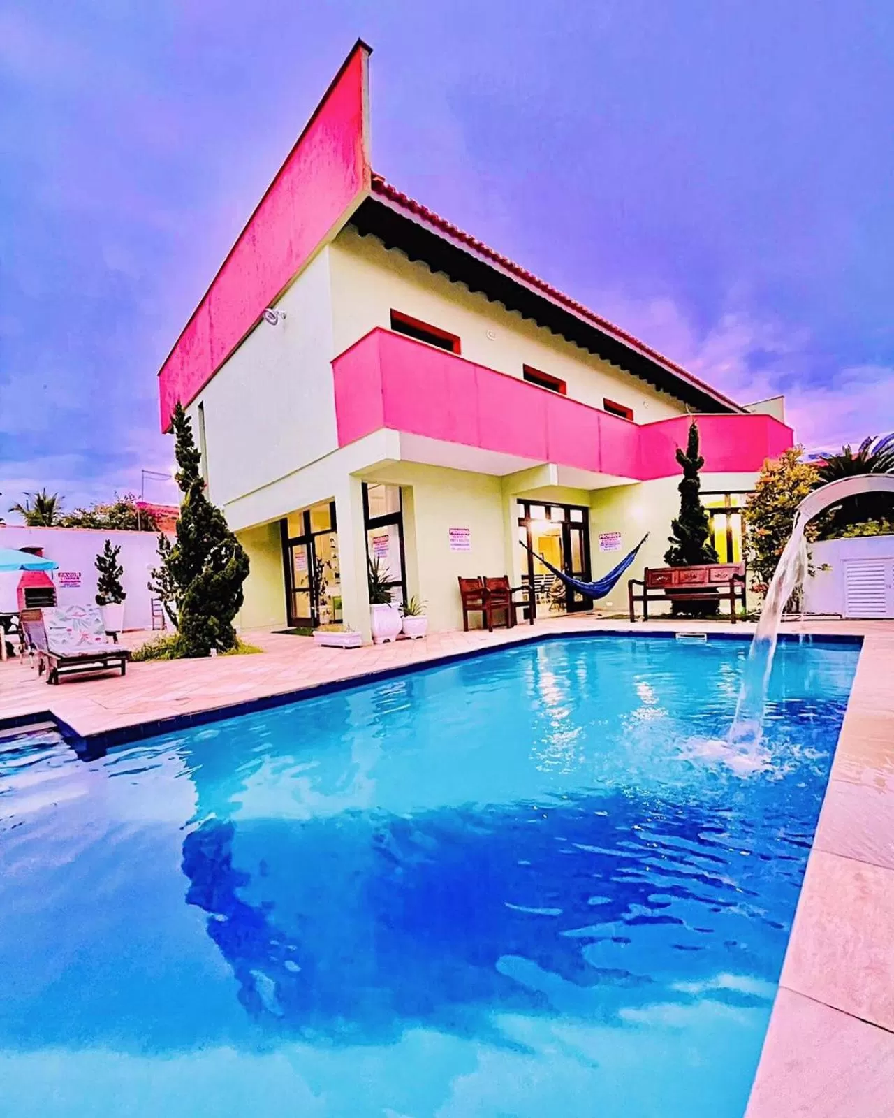 Swimming pool in Hostel e Pousada Bahia Beach