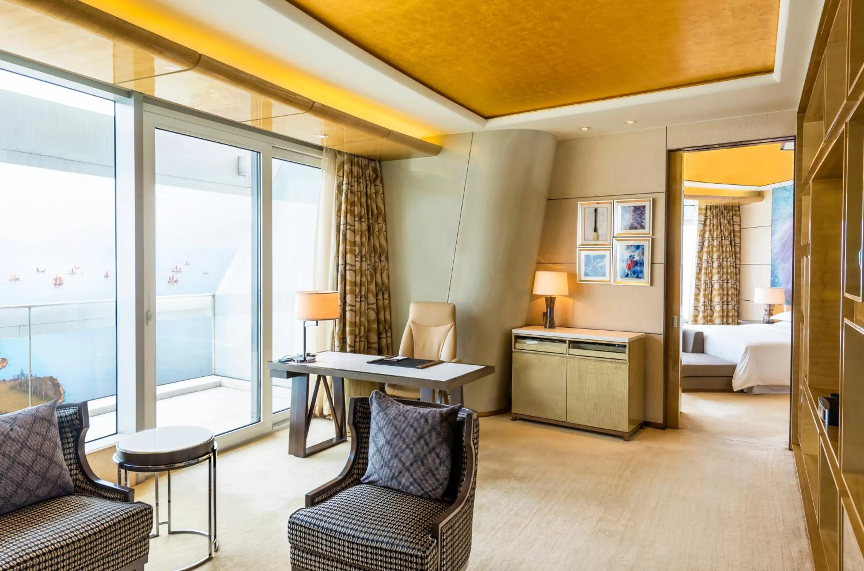 Living room in Sheraton Huzhou Taihu Lake Hot Spring Resort & Spa