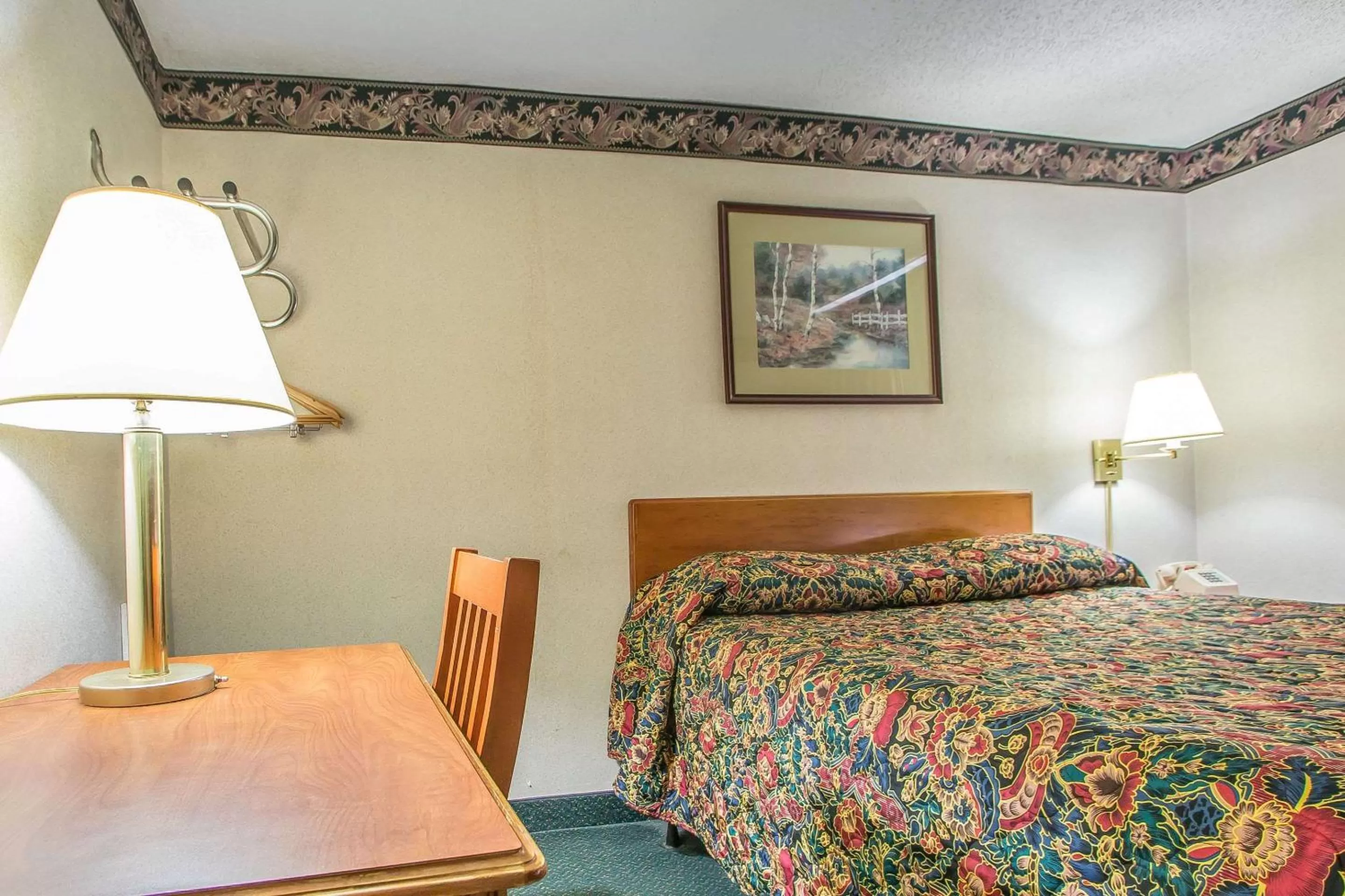 Photo of the whole room in Rodeway Inn