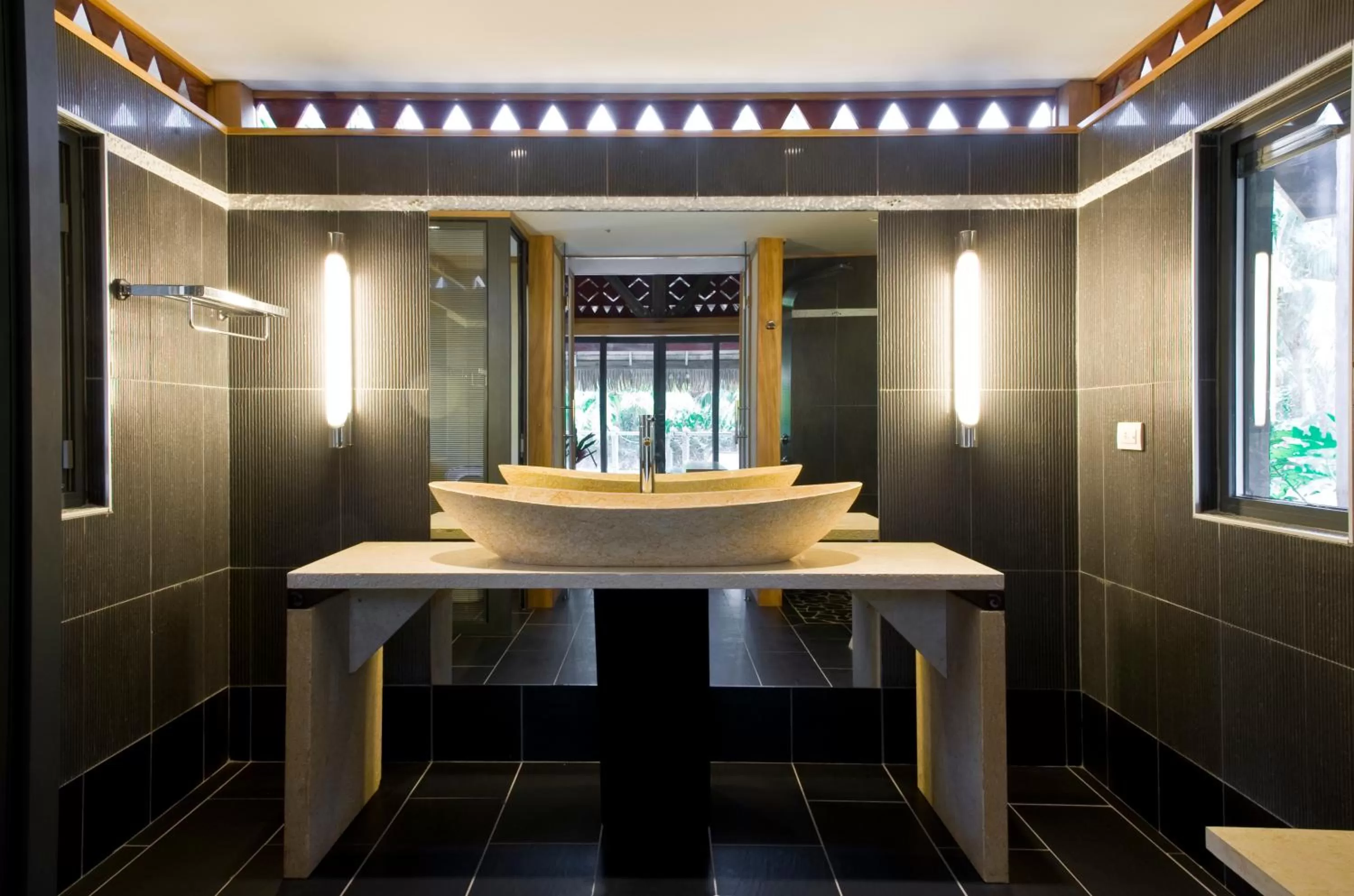 Decorative detail in Maitai Lapita Village Huahine