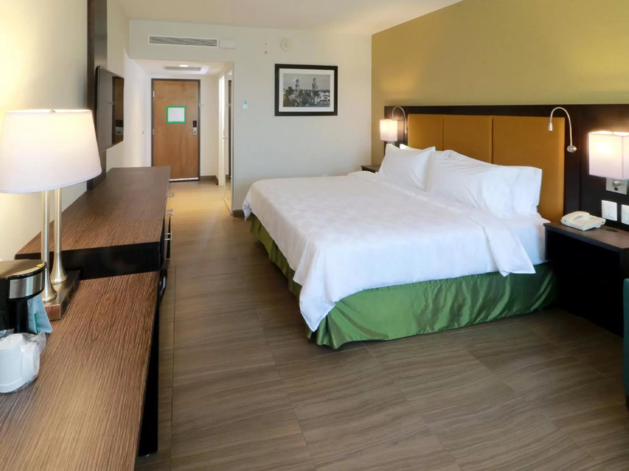 Photo of the whole room, Bed in Holiday Inn Tampico-Altamira by IHG